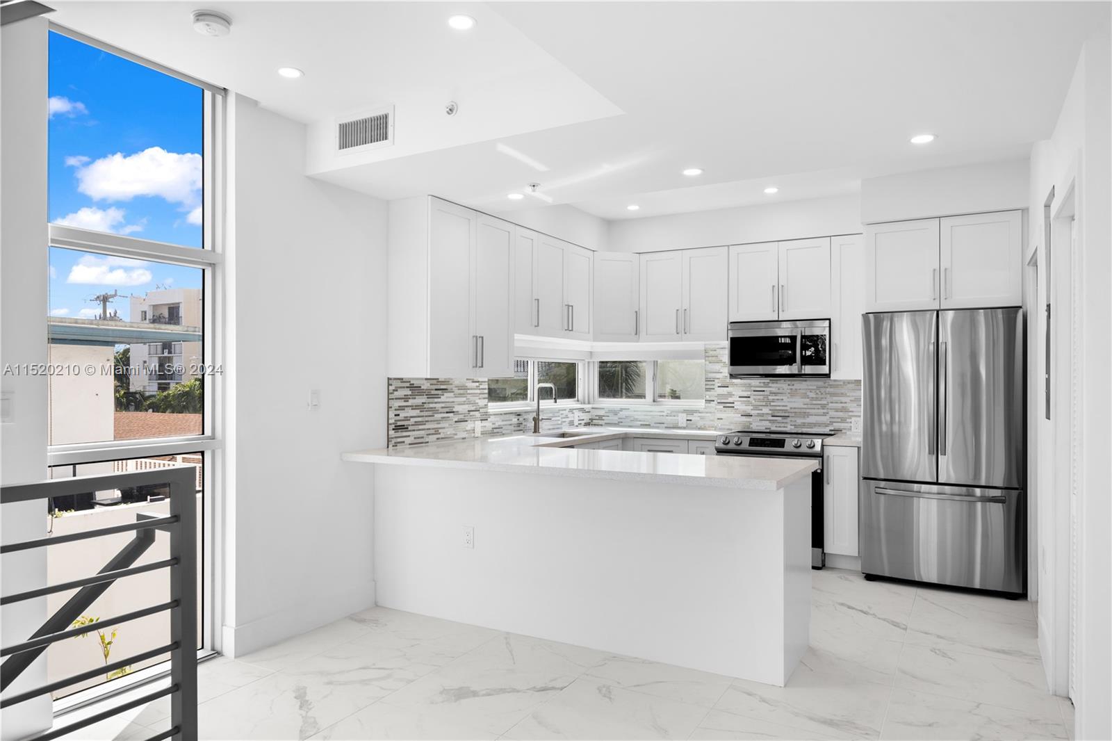 7645 Carlyle Ave, Miami Beach, Florida 33141, ,Commercialsale,For Sale,7645 Carlyle Ave,A11520210