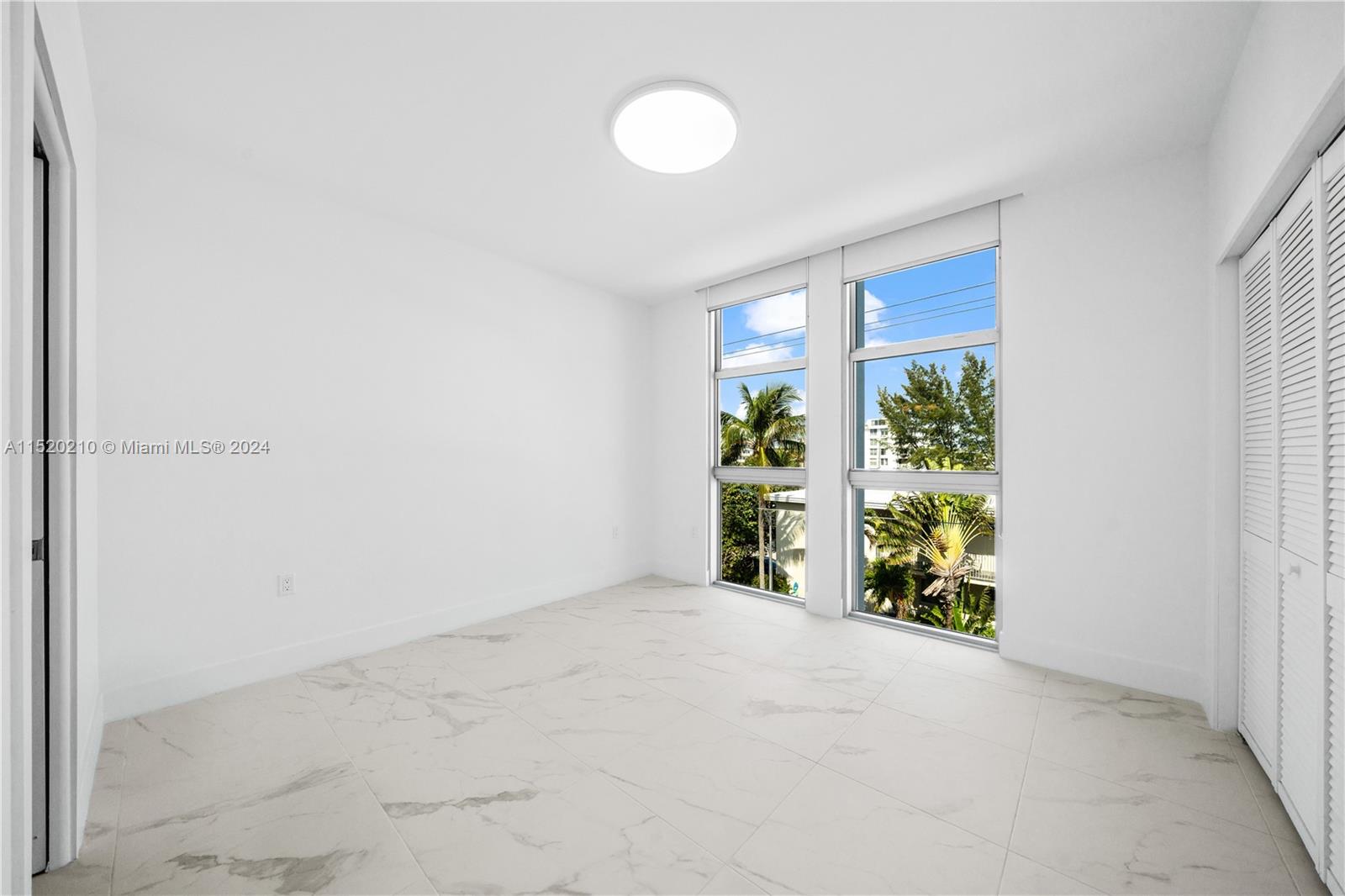 7645 Carlyle Ave, Miami Beach, Florida 33141, ,Commercialsale,For Sale,7645 Carlyle Ave,A11520210