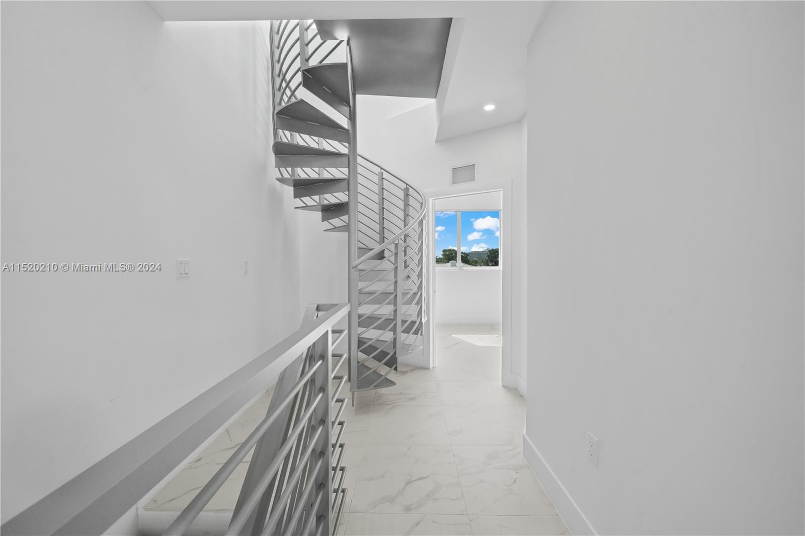 7645 Carlyle Ave, Miami Beach, Florida 33141, ,Commercialsale,For Sale,7645 Carlyle Ave,A11520210