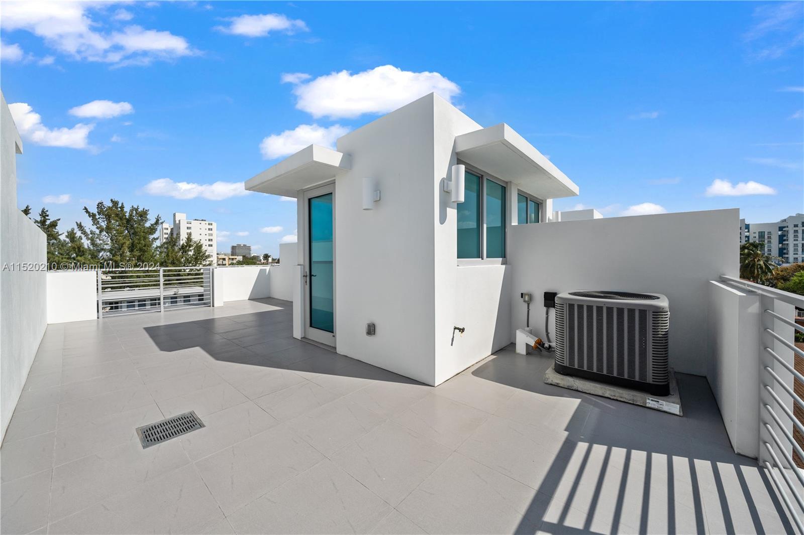 7645 Carlyle Ave, Miami Beach, Florida 33141, ,Commercialsale,For Sale,7645 Carlyle Ave,A11520210