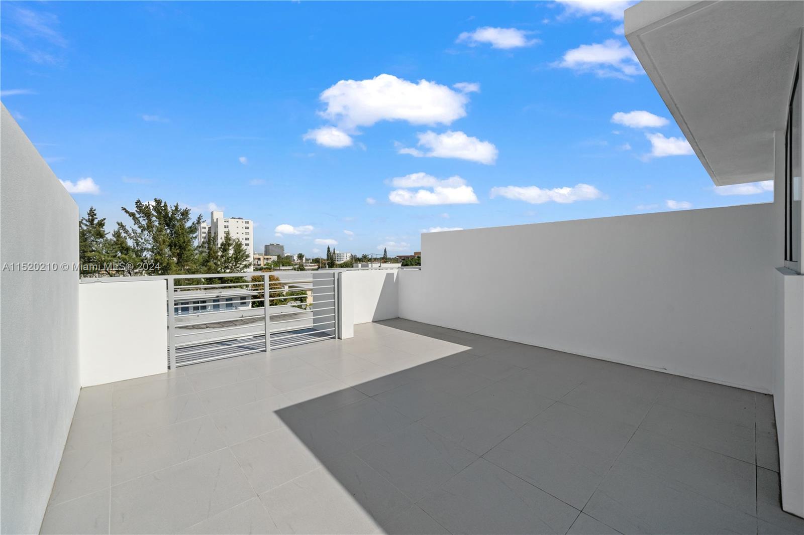 7645 Carlyle Ave, Miami Beach, Florida 33141, ,Commercialsale,For Sale,7645 Carlyle Ave,A11520210