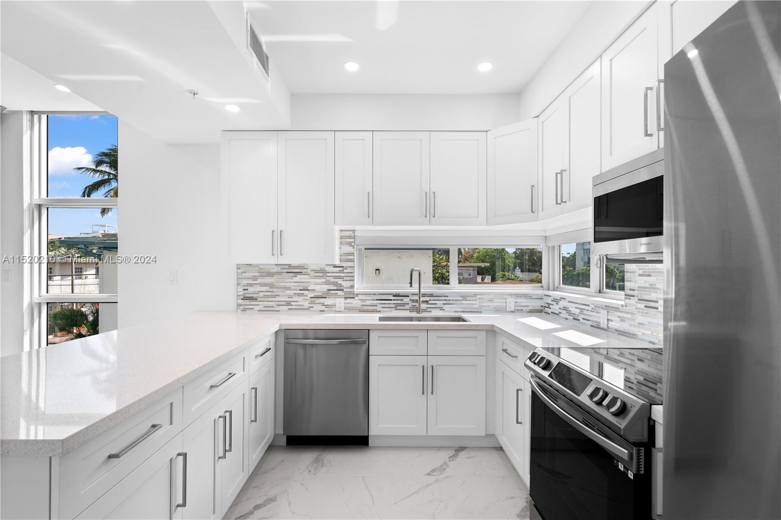 7645 Carlyle Ave, Miami Beach, Florida 33141, ,Commercialsale,For Sale,7645 Carlyle Ave,A11520210