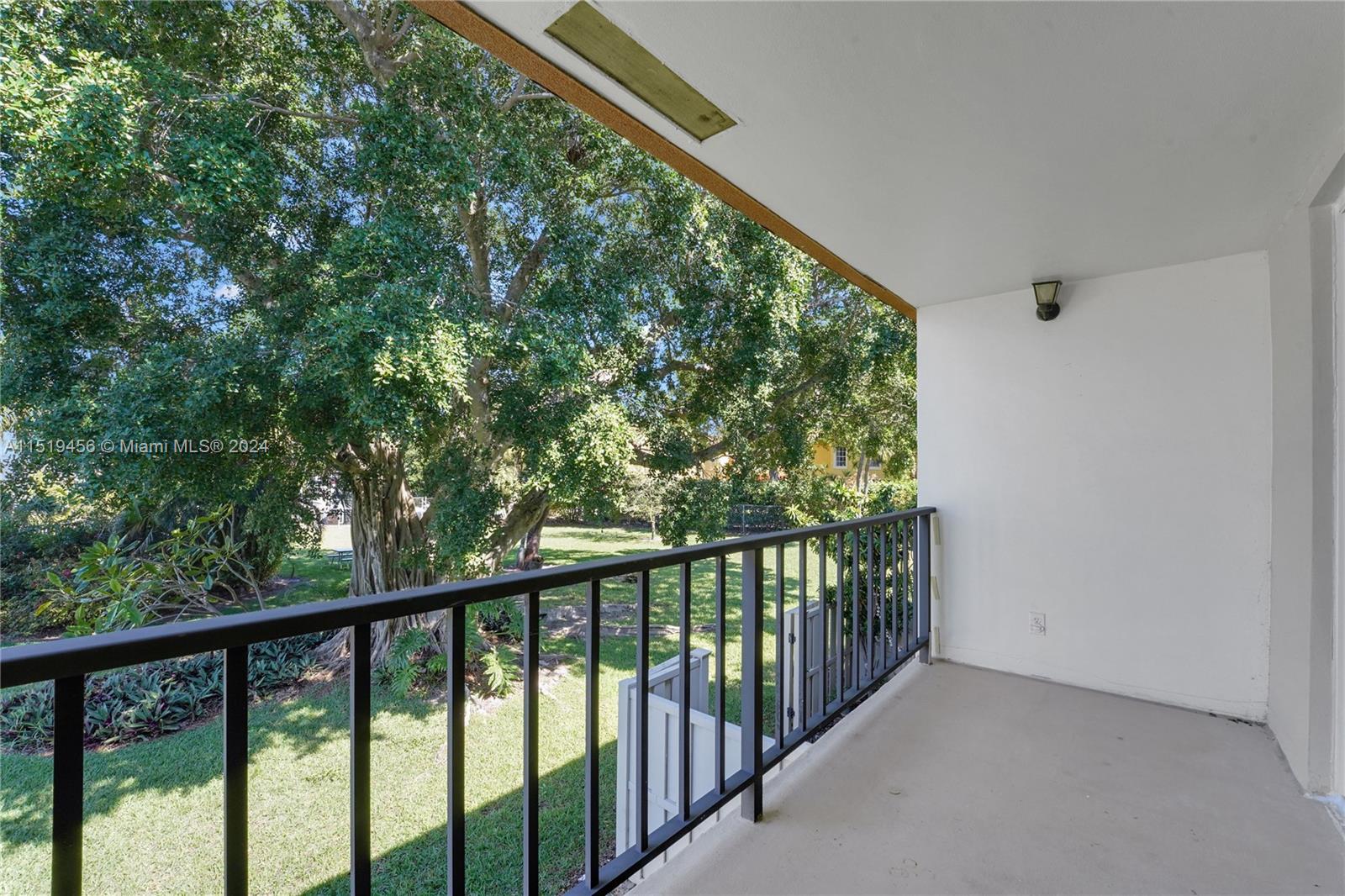 5555 N Ocean Blvd 76, Lauderdale By The Sea, Florida 33308, 2 Bedrooms Bedrooms, ,2 BathroomsBathrooms,Residential,For Sale,5555 N Ocean Blvd 76,A11519456