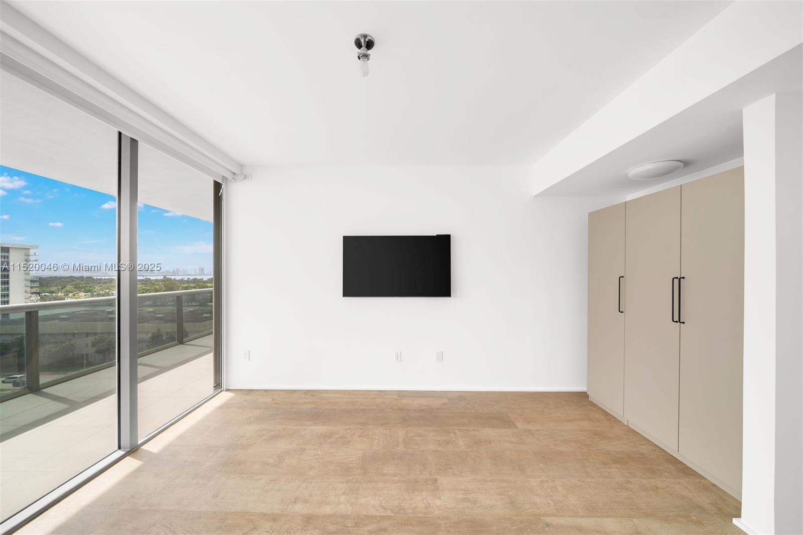 5875 Collins Ave, Miami Beach, FL, 33140 United States, 3 Bedrooms Bedrooms, ,3 BathroomsBathrooms,Residential,For Sale,Collins Ave,A11520046