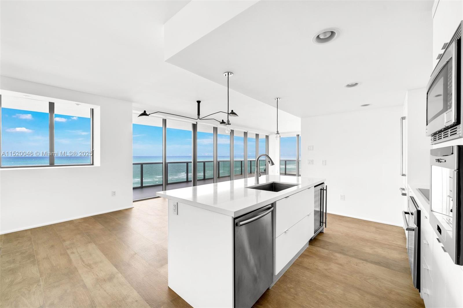 5875 Collins Ave, Miami Beach, FL, 33140 United States, 3 Bedrooms Bedrooms, ,3 BathroomsBathrooms,Residential,For Sale,Collins Ave,A11520046