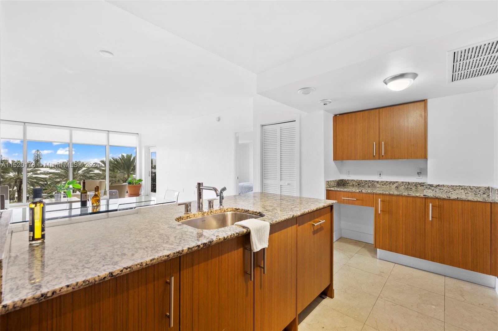 10275 Collins Ave, Bal Harbour, FL, 33154 United States, 1 Bedroom Bedrooms, ,1 BathroomBathrooms,Residential,For Sale,Collins Ave,A11520178