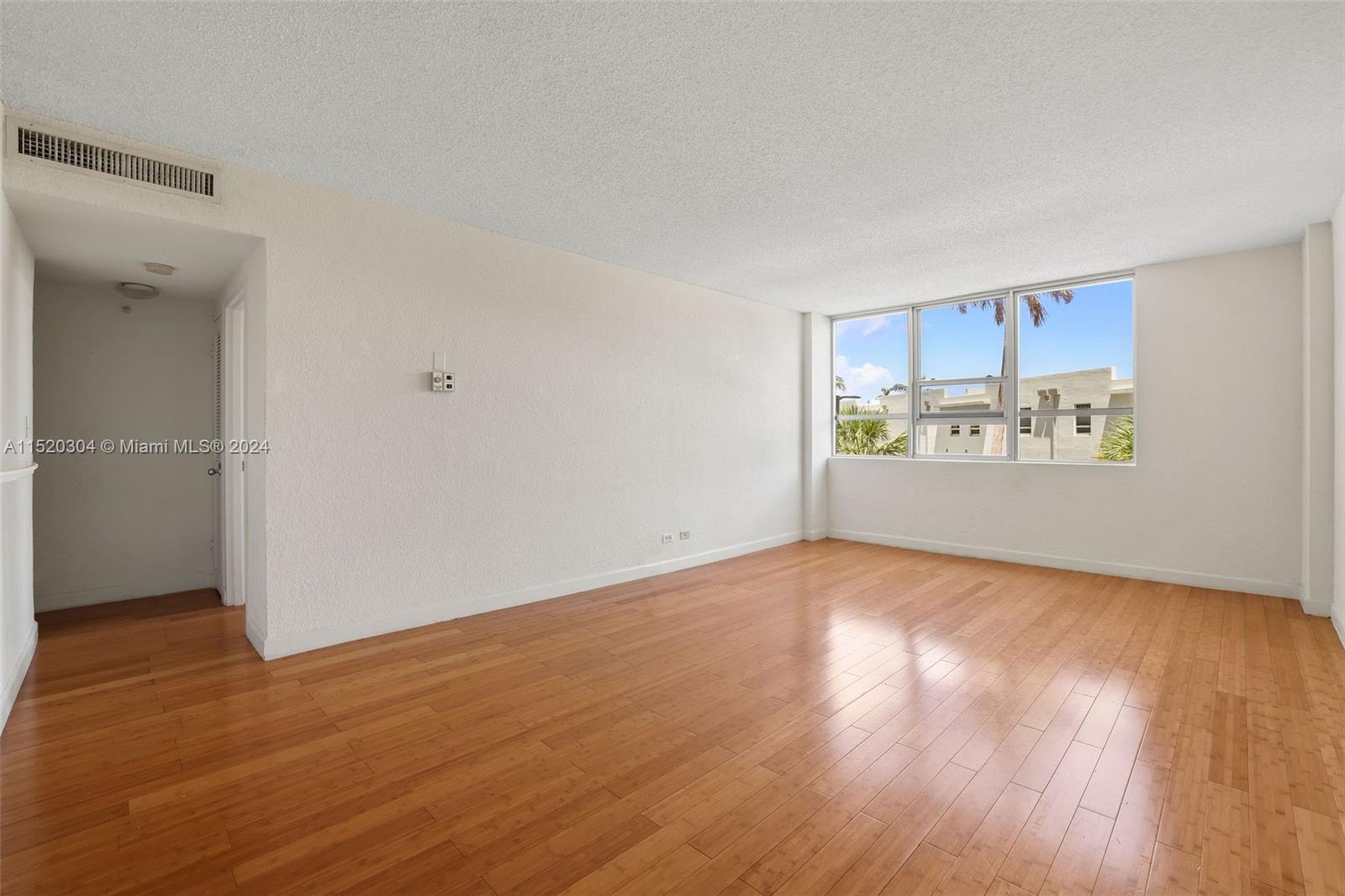 1500 Bay Rd S-0578, Miami Beach, Florida 33139, 1 Bedroom Bedrooms, ,1 BathroomBathrooms,Residentiallease,For Rent,1500 Bay Rd S-0578,A11520304