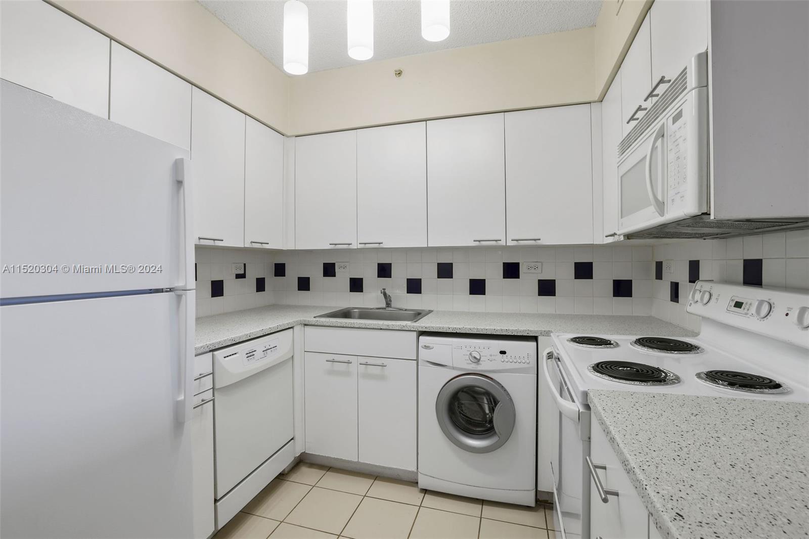 1500 Bay Rd S-0578, Miami Beach, Florida 33139, 1 Bedroom Bedrooms, ,1 BathroomBathrooms,Residentiallease,For Rent,1500 Bay Rd S-0578,A11520304