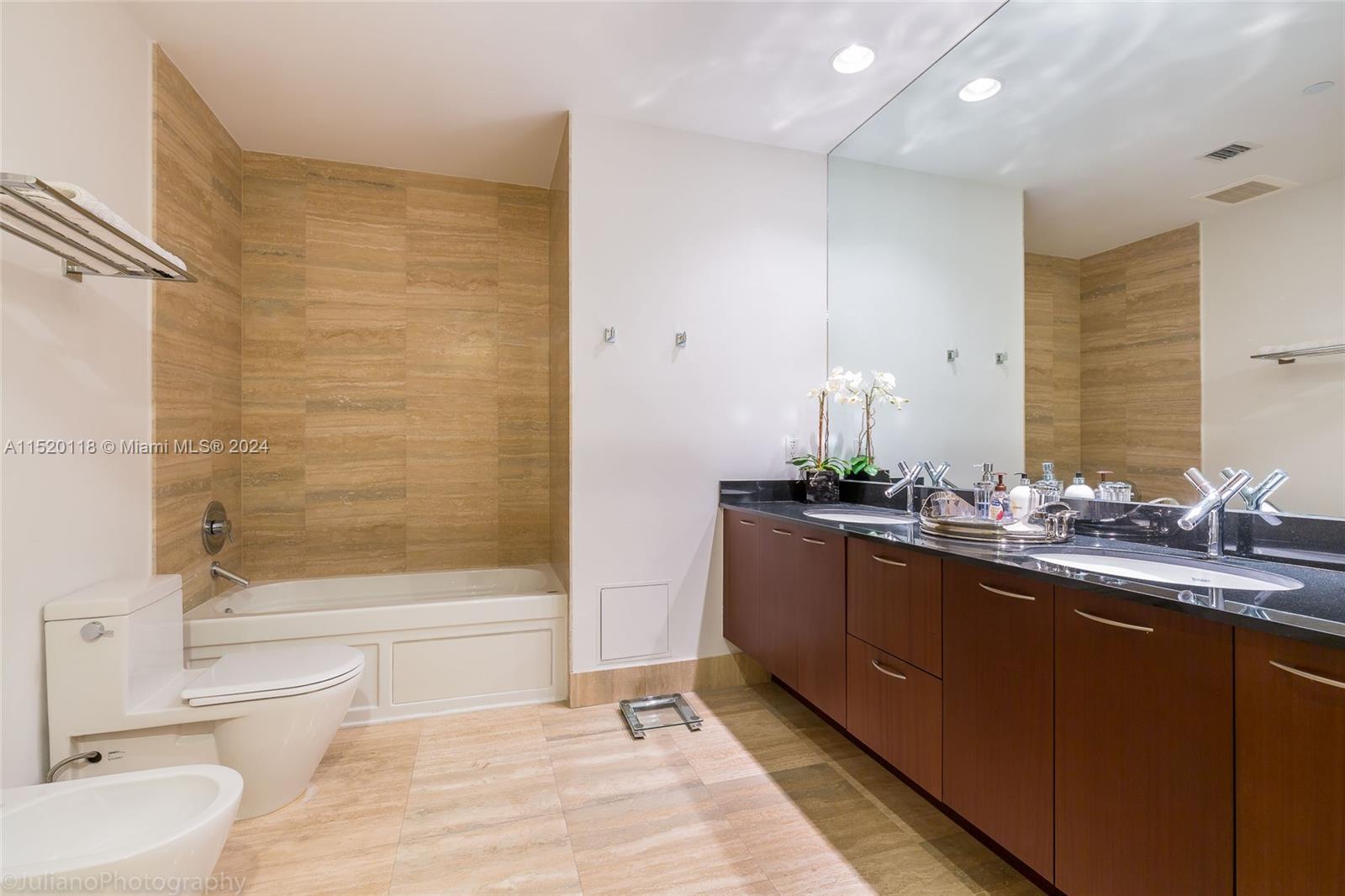 15811 Collins Ave 1105, Sunny Isles Beach, Florida 33160, 2 Bedrooms Bedrooms, ,2 BathroomsBathrooms,Residentiallease,For Rent,15811 Collins Ave 1105,A11520118