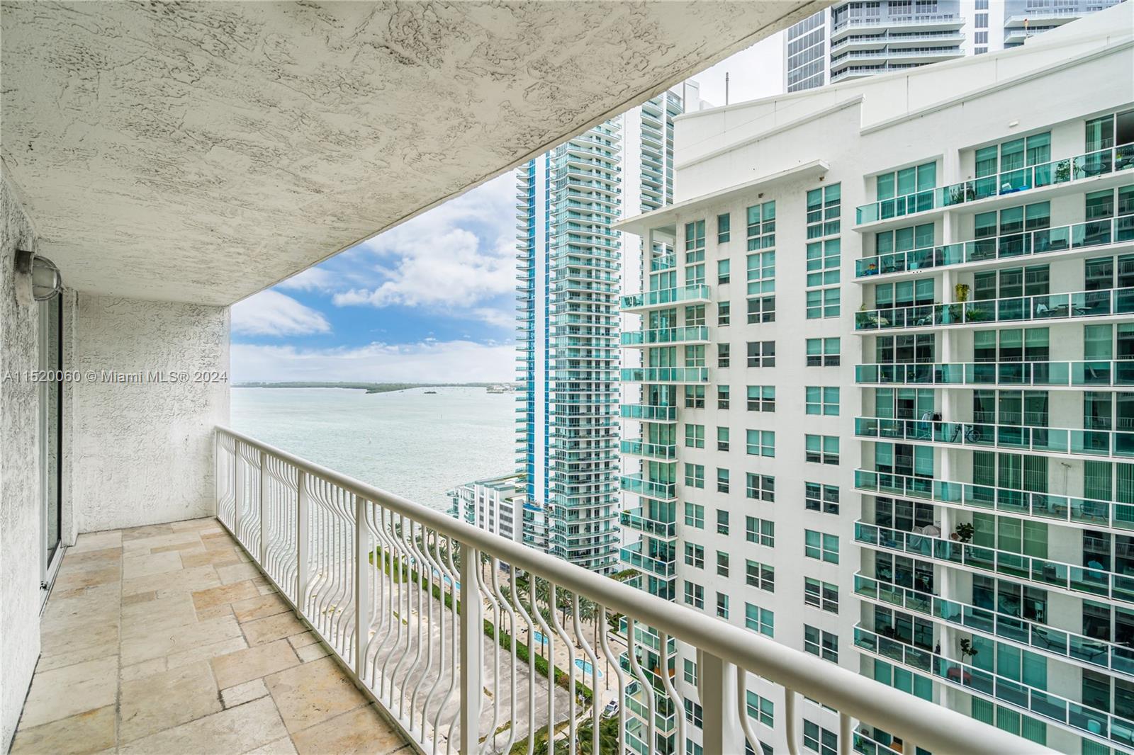 1200 Brickell Bay Dr 2209, Miami, Florida 33131, 2 Bedrooms Bedrooms, ,2 BathroomsBathrooms,Residential,For Sale,1200 Brickell Bay Dr 2209,A11520060