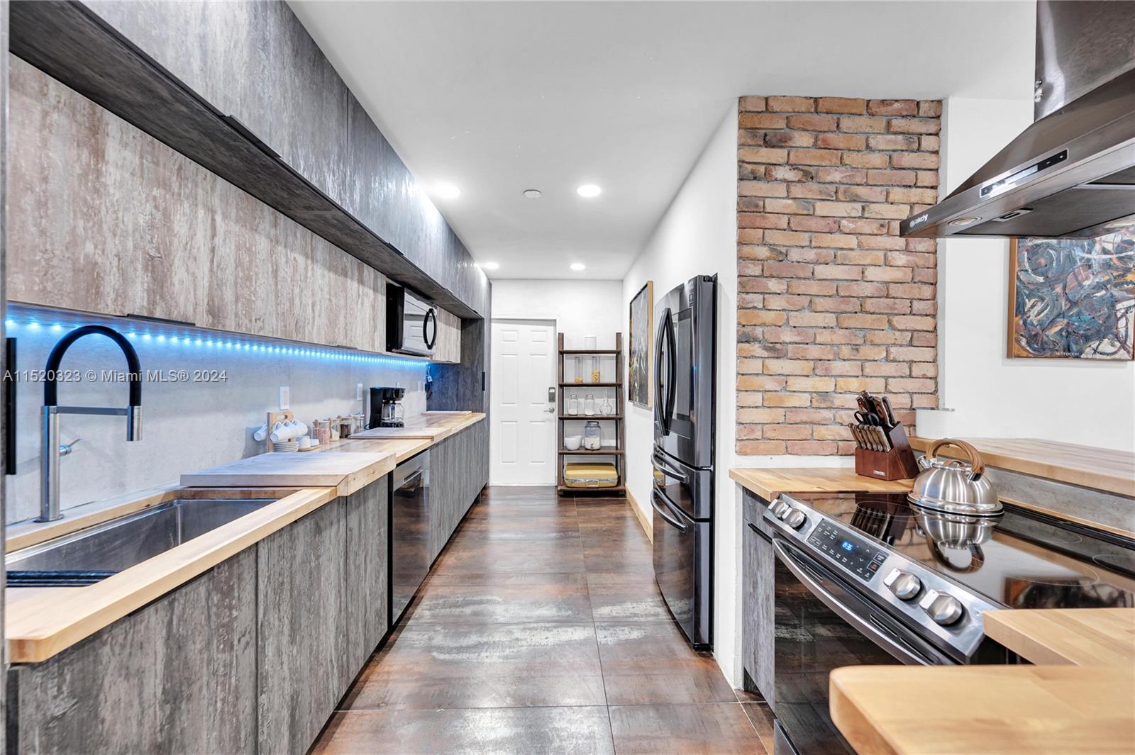 9000 NW 12th Ave 1, Miami, Florida 33150, 5 Bedrooms Bedrooms, ,3 BathroomsBathrooms,Residentiallease,For Rent,9000 NW 12th Ave 1,A11520323