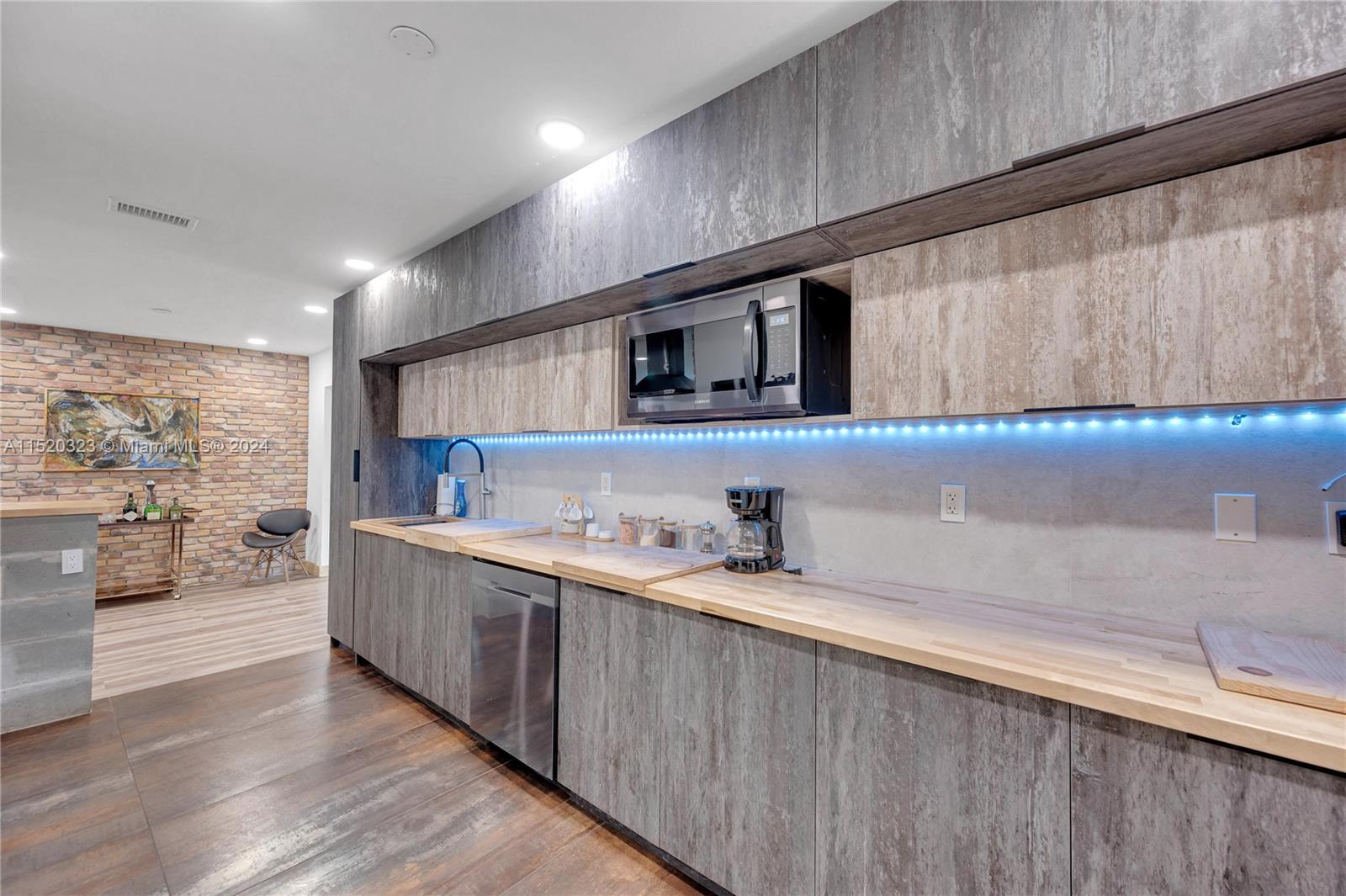 9000 NW 12th Ave 1, Miami, Florida 33150, 5 Bedrooms Bedrooms, ,3 BathroomsBathrooms,Residentiallease,For Rent,9000 NW 12th Ave 1,A11520323