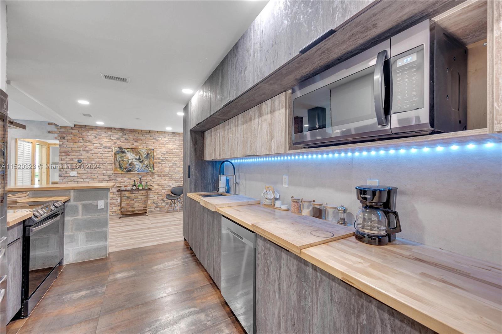 9000 NW 12th Ave 1, Miami, Florida 33150, 5 Bedrooms Bedrooms, ,3 BathroomsBathrooms,Residentiallease,For Rent,9000 NW 12th Ave 1,A11520323