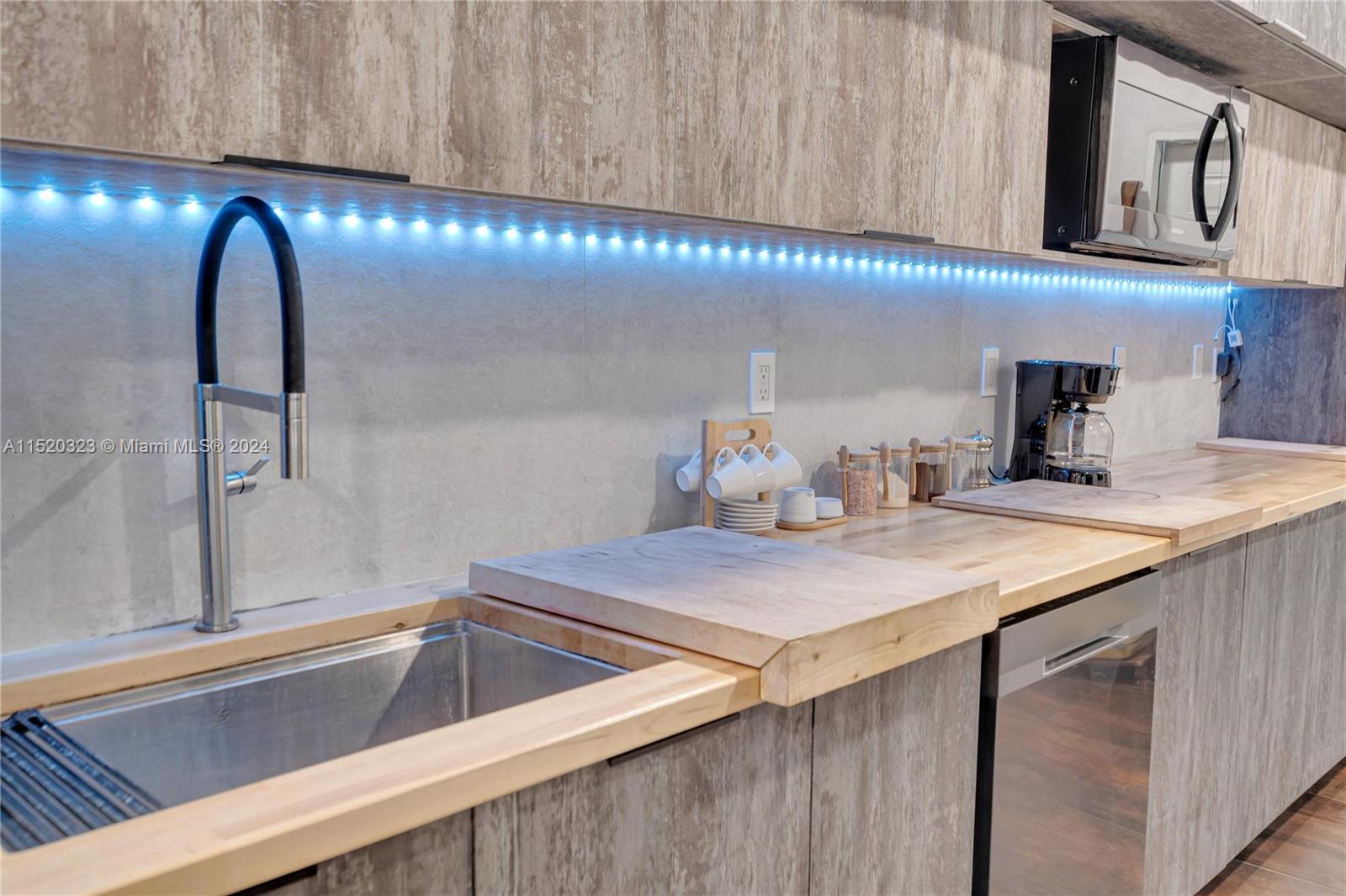 9000 NW 12th Ave 1, Miami, Florida 33150, 5 Bedrooms Bedrooms, ,3 BathroomsBathrooms,Residentiallease,For Rent,9000 NW 12th Ave 1,A11520323