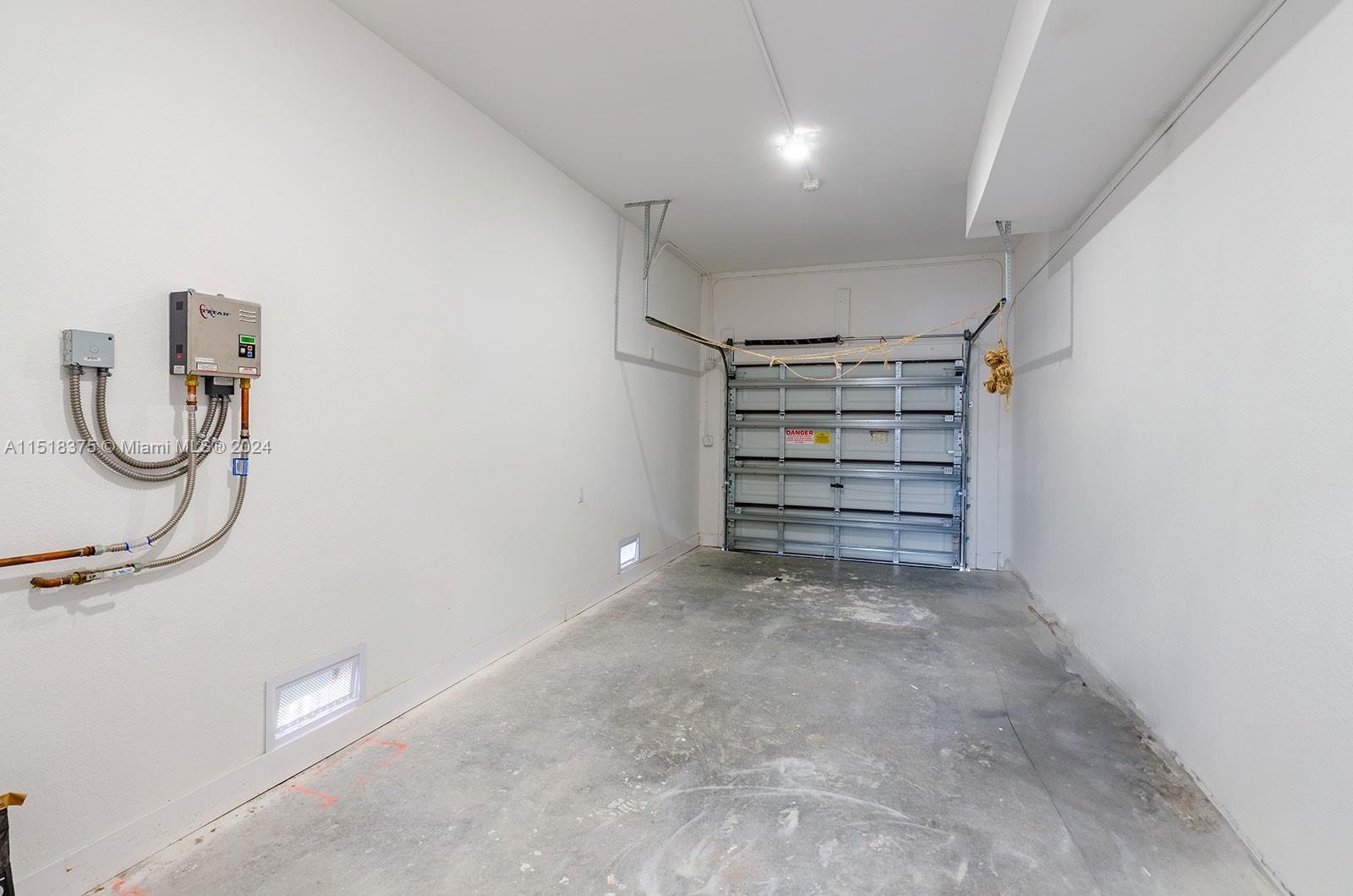 1164 NW 2nd Ln, Florida City, Florida 33034, 5 Bedrooms Bedrooms, ,4 BathroomsBathrooms,Residential,For Sale,1164 NW 2nd Ln,A11518375