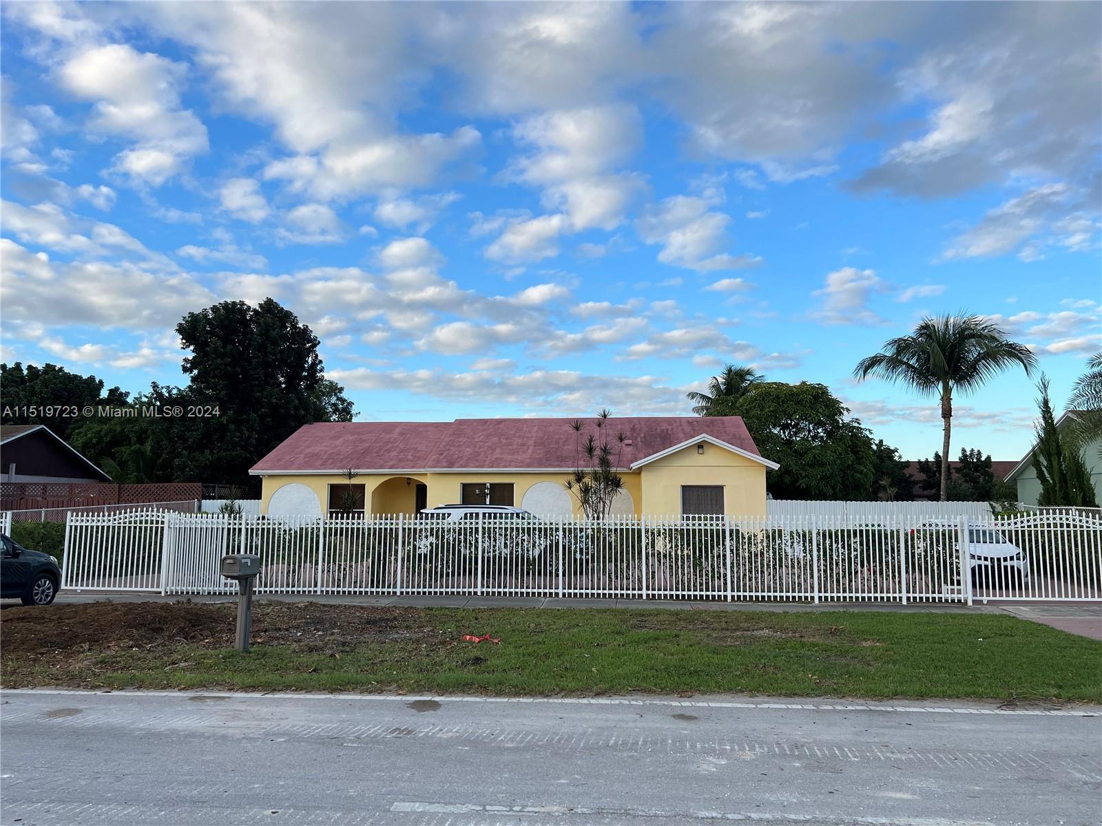 12571 268th St, Homestead, FL, 33032 United States, 3 Bedrooms Bedrooms, ,2 BathroomsBathrooms,Residential,For Sale,268th St,A11519723