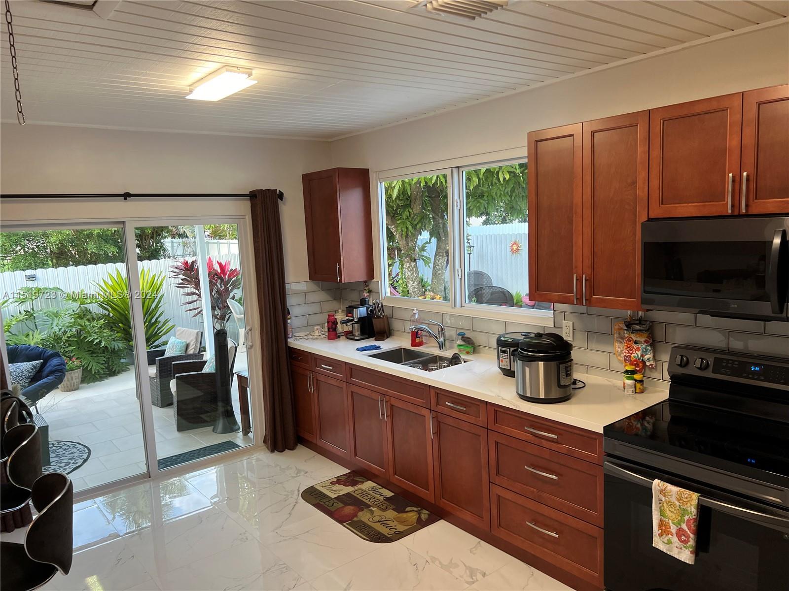 12571 268th St, Homestead, FL, 33032 United States, 3 Bedrooms Bedrooms, ,2 BathroomsBathrooms,Residential,For Sale,268th St,A11519723