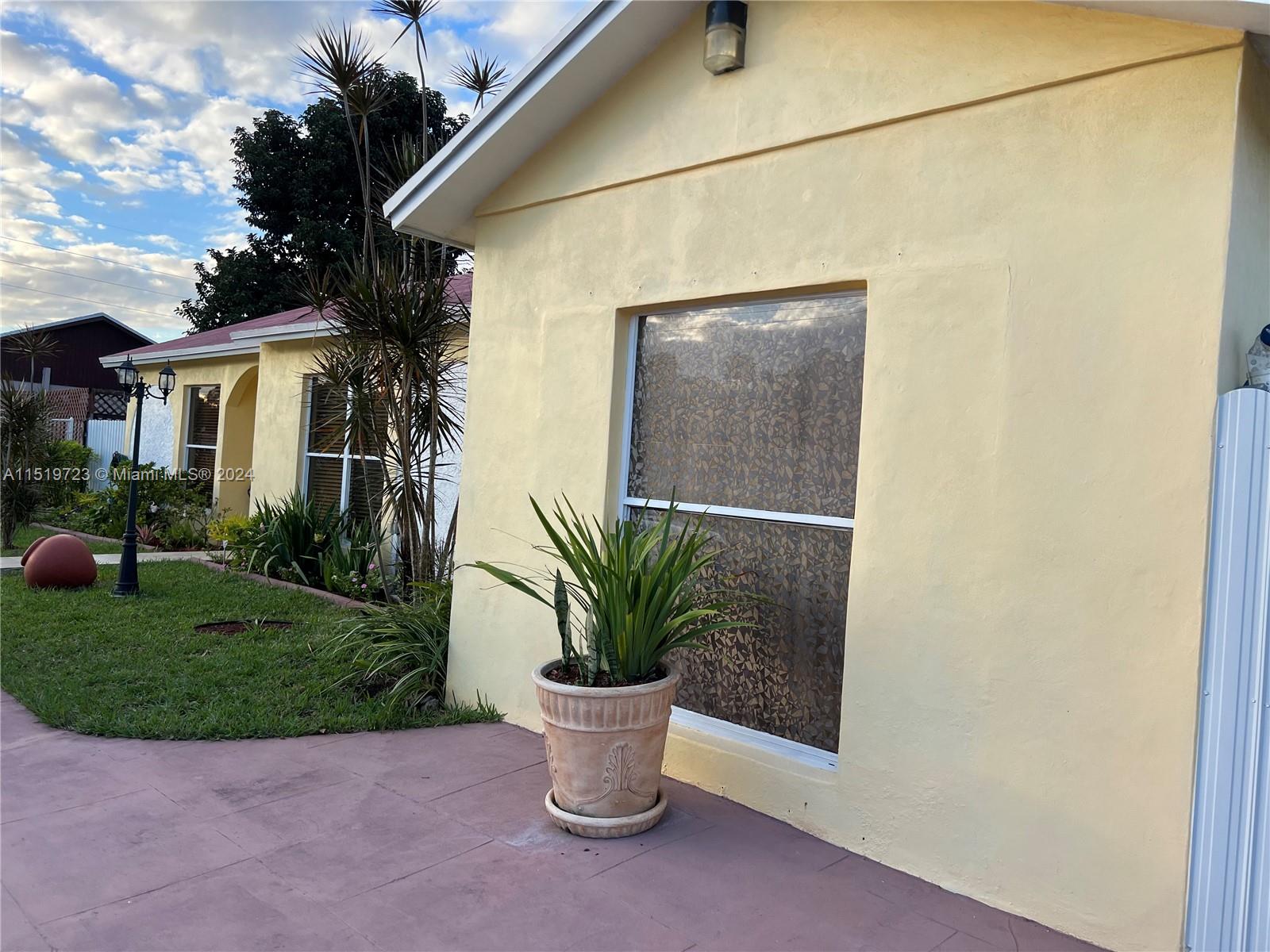 12571 268th St, Homestead, FL, 33032 United States, 3 Bedrooms Bedrooms, ,2 BathroomsBathrooms,Residential,For Sale,268th St,A11519723