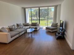 20400 W Country Club Dr 209, Aventura, FL 33180, 1 Bedroom Bedrooms, ,1 BathroomBathrooms,Residential,For Sale,Country Club Dr,A11520268