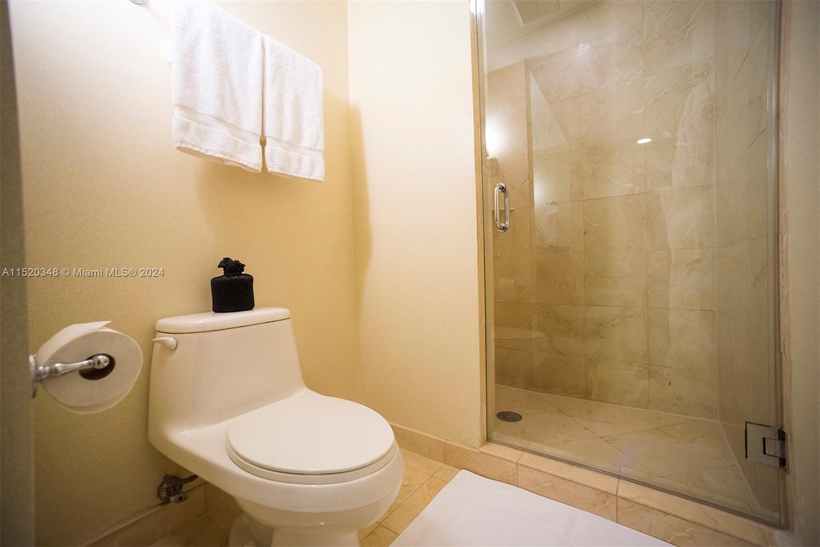 18001 Collins Ave, Sunny Isles Beach, FL, 33160 United States, 1 Bedroom Bedrooms, ,1 BathroomBathrooms,Residential,For Sale,Collins Ave,A11520348