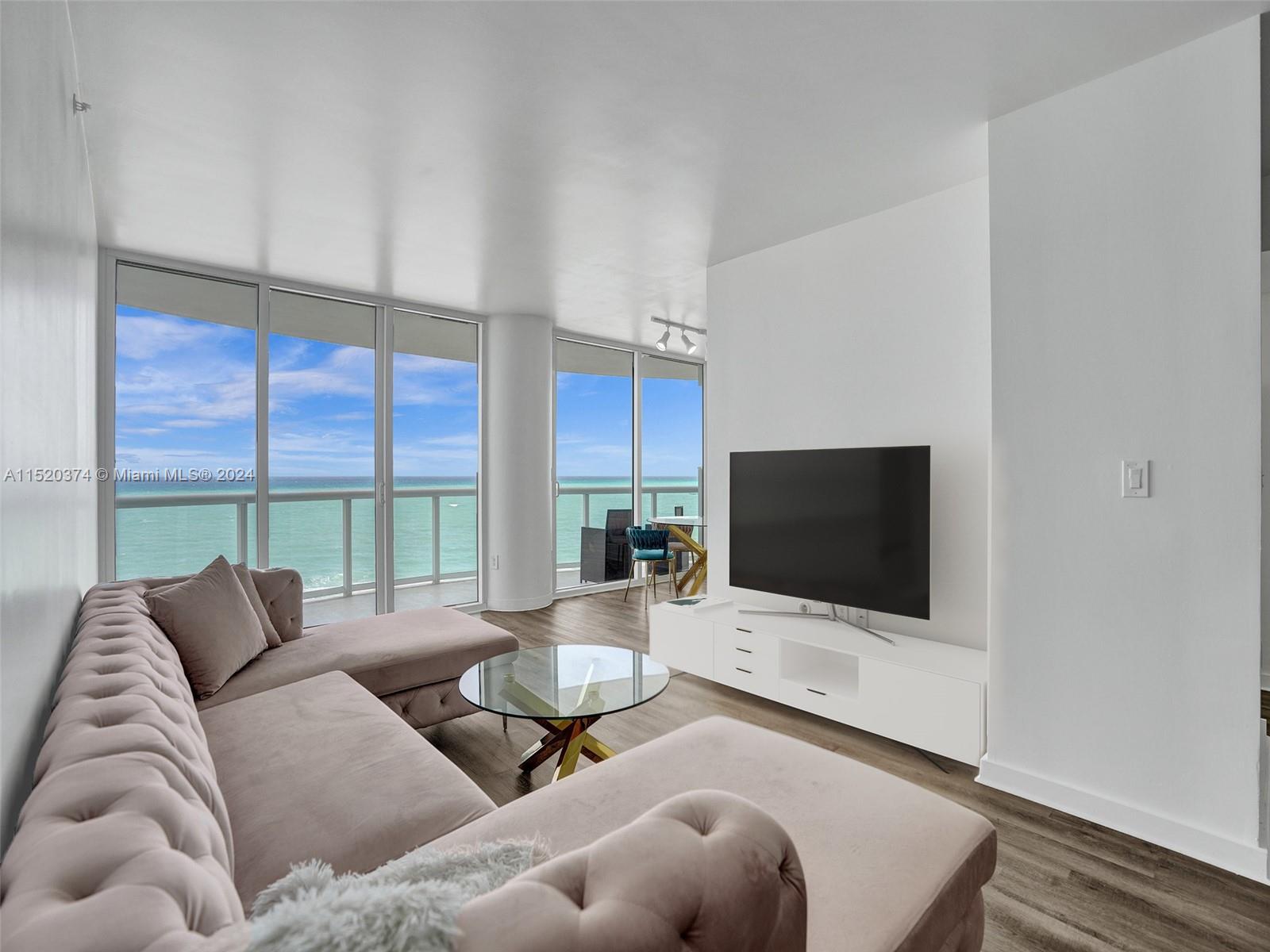 6365 Collins, Miami Beach, FL, 33141 United States, 2 Bedrooms Bedrooms, ,2 BathroomsBathrooms,Residential,For Sale,Collins,A11520374