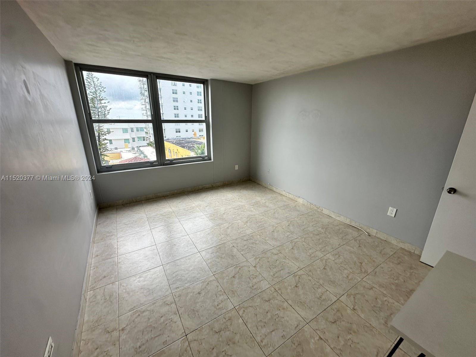 2899 Collins Ave 708, Miami Beach, Florida 33140, 1 Bedroom Bedrooms, ,1 BathroomBathrooms,Residential,For Sale,2899 Collins Ave 708,A11520377