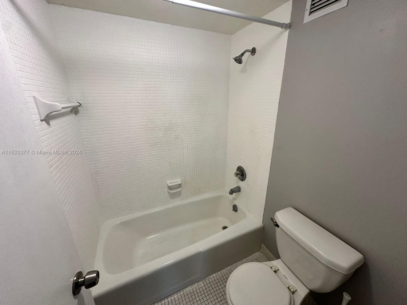 2899 Collins Ave 708, Miami Beach, Florida 33140, 1 Bedroom Bedrooms, ,1 BathroomBathrooms,Residential,For Sale,2899 Collins Ave 708,A11520377