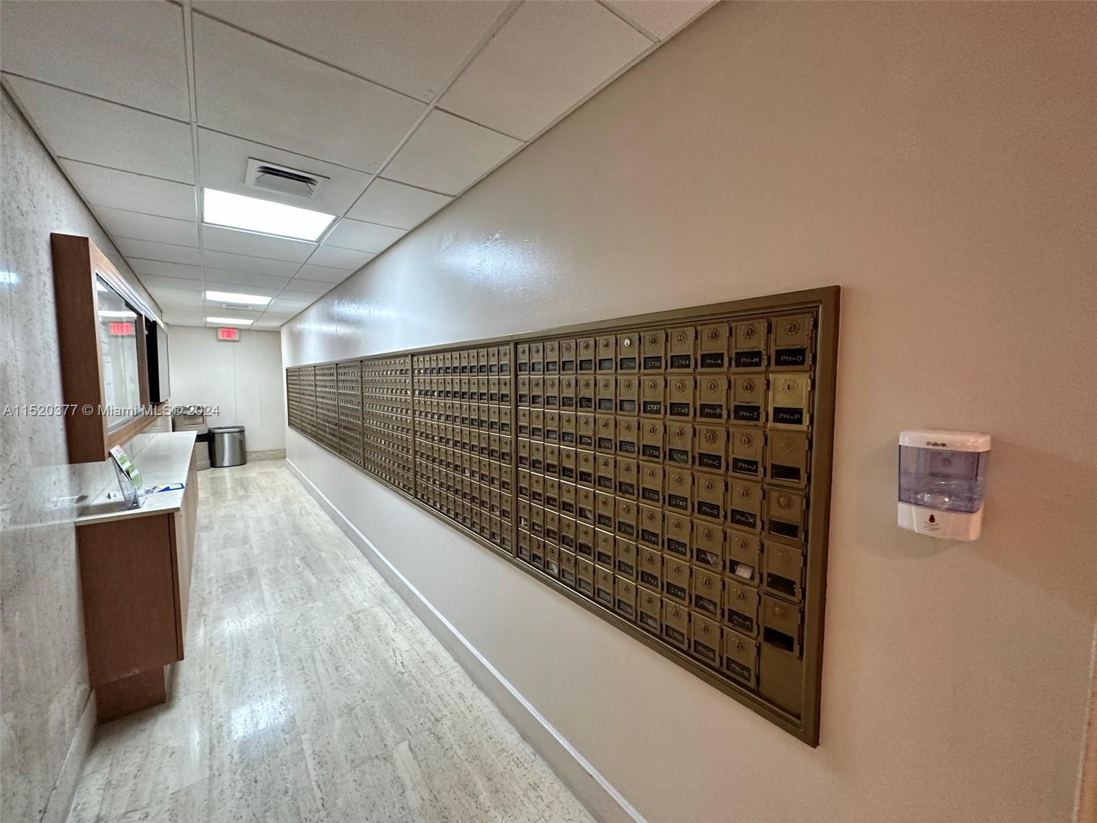 2899 Collins Ave 708, Miami Beach, Florida 33140, 1 Bedroom Bedrooms, ,1 BathroomBathrooms,Residential,For Sale,2899 Collins Ave 708,A11520377