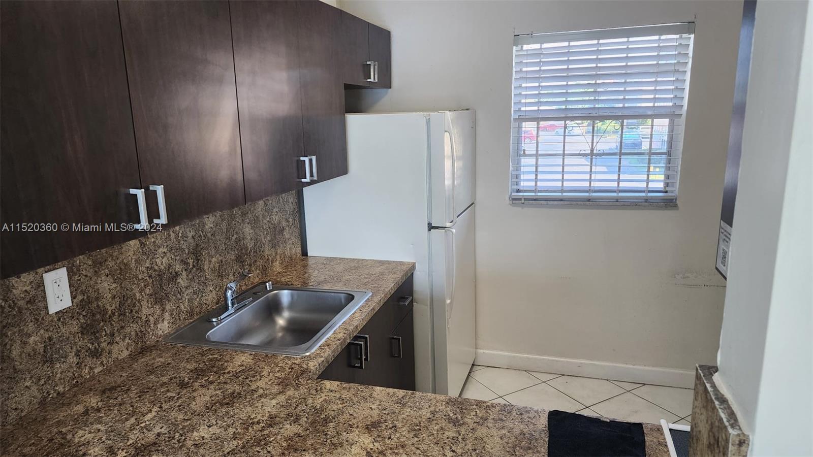 160 Royal Palm Rd, Hialeah Gardens, FL, 33016 United States, 1 Bedroom Bedrooms, ,1 BathroomBathrooms,Residential,For Sale,Royal Palm Rd,A11520360