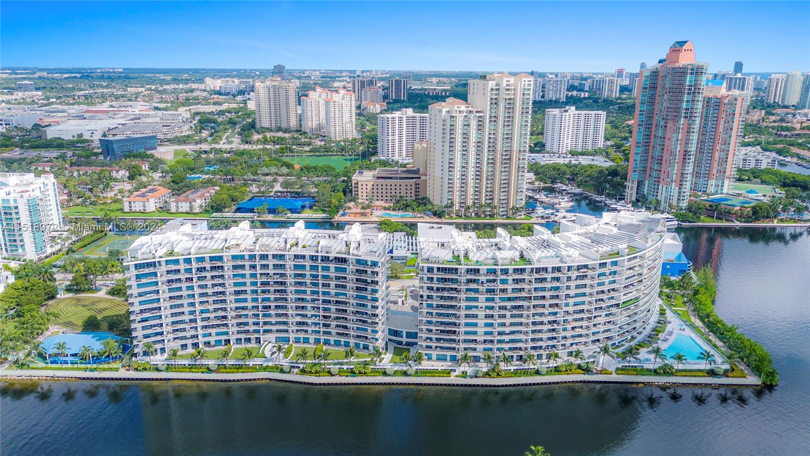 3300 NE 188th St 812, Aventura, Florida 33180, 3 Bedrooms Bedrooms, ,4 BathroomsBathrooms,Residential,For Sale,3300 NE 188th St 812,A11518972