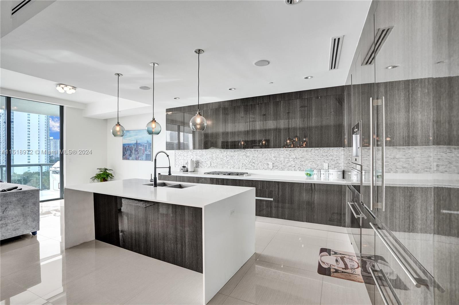 3300 NE 188th St 812, Aventura, Florida 33180, 3 Bedrooms Bedrooms, ,4 BathroomsBathrooms,Residential,For Sale,3300 NE 188th St 812,A11518972