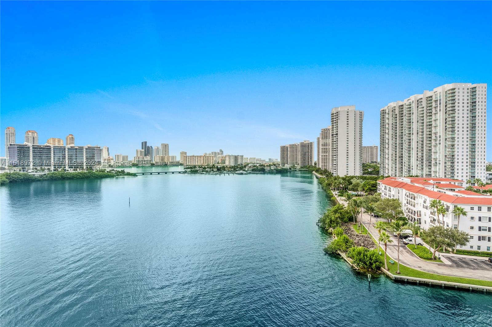 3300 NE 188th St 812, Aventura, Florida 33180, 3 Bedrooms Bedrooms, ,4 BathroomsBathrooms,Residential,For Sale,3300 NE 188th St 812,A11518972