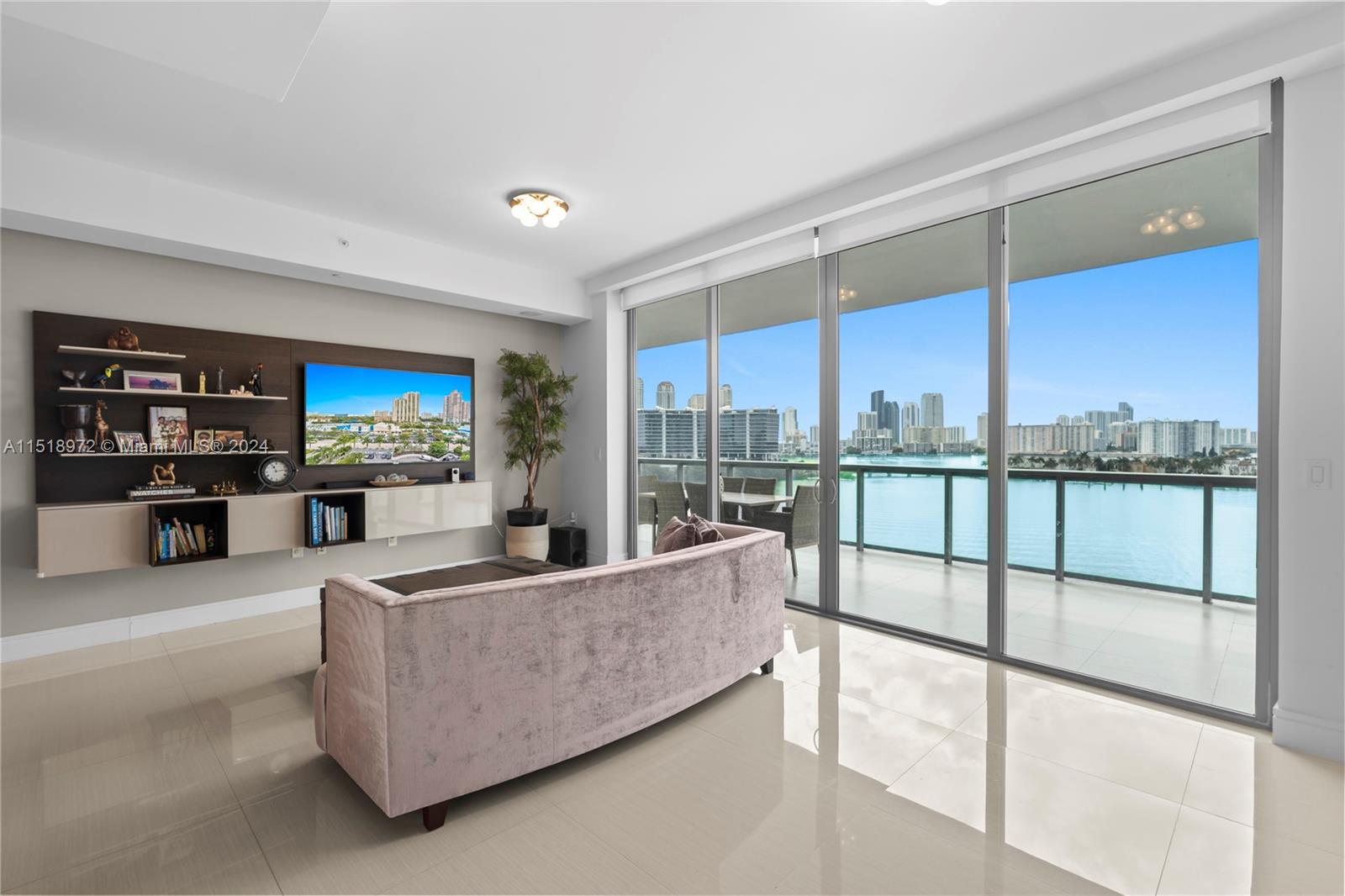 3300 NE 188th St 812, Aventura, Florida 33180, 3 Bedrooms Bedrooms, ,4 BathroomsBathrooms,Residential,For Sale,3300 NE 188th St 812,A11518972