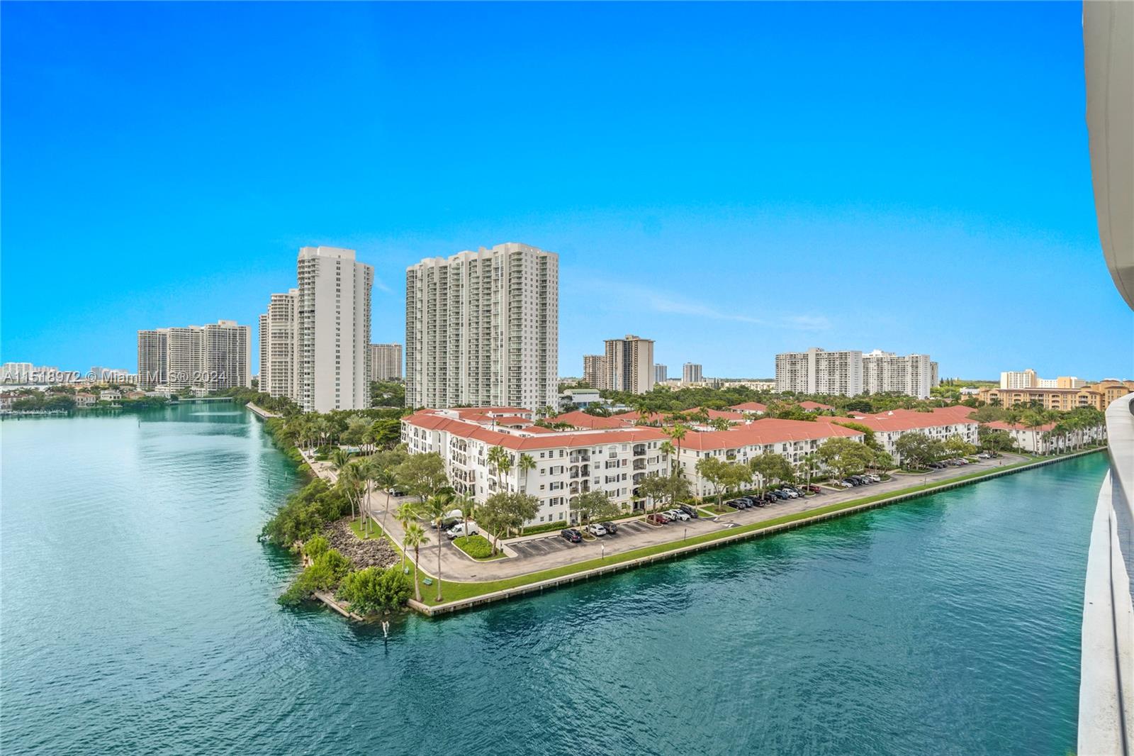3300 NE 188th St 812, Aventura, Florida 33180, 3 Bedrooms Bedrooms, ,4 BathroomsBathrooms,Residential,For Sale,3300 NE 188th St 812,A11518972