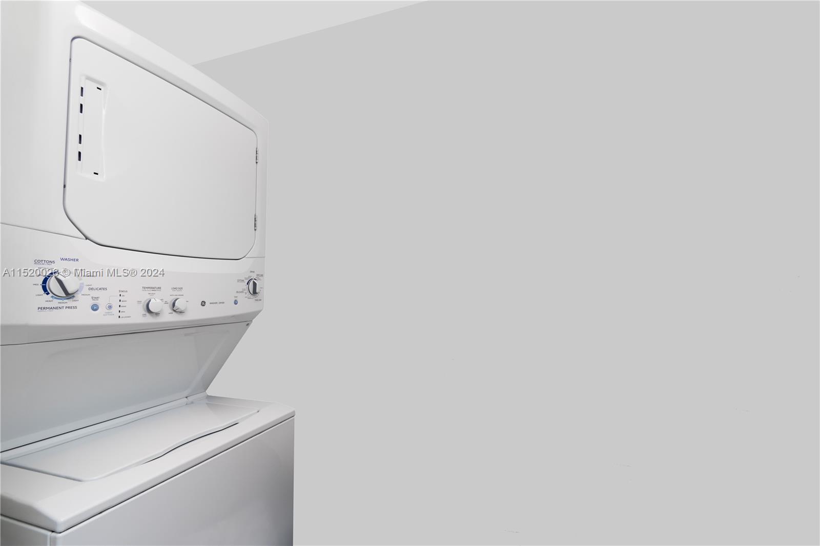 4250 Biscayne Blvd 917, Miami, Florida 33137, 2 Bedrooms Bedrooms, ,2 BathroomsBathrooms,Residential,For Sale,4250 Biscayne Blvd 917,A11520026