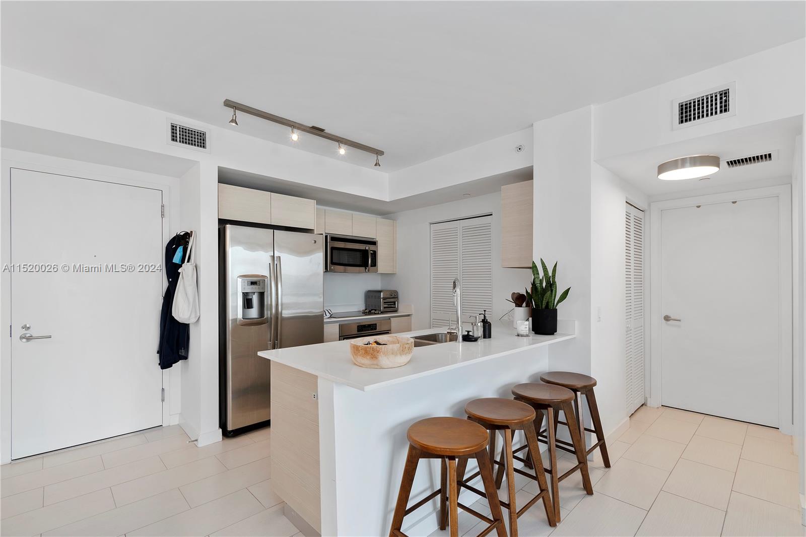 4250 Biscayne Blvd 917, Miami, Florida 33137, 2 Bedrooms Bedrooms, ,2 BathroomsBathrooms,Residential,For Sale,4250 Biscayne Blvd 917,A11520026