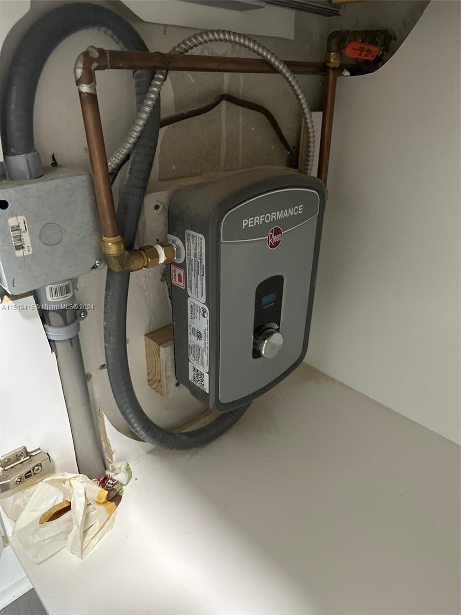 900 Atlantic Shores Blvd 130, Hallandale Beach, Florida 33009, 1 Bedroom Bedrooms, ,1 BathroomBathrooms,Residential,For Sale,900 Atlantic Shores Blvd 130,A11519416