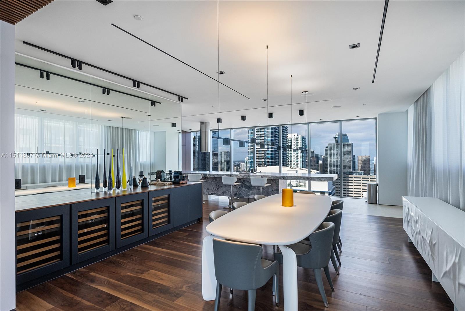 1300 Brickell Bay Dr, Miami, FL, 33131 United States, 5 Bedrooms Bedrooms, ,6 BathroomsBathrooms,Residential,For Sale,Brickell Bay Dr,A11514897