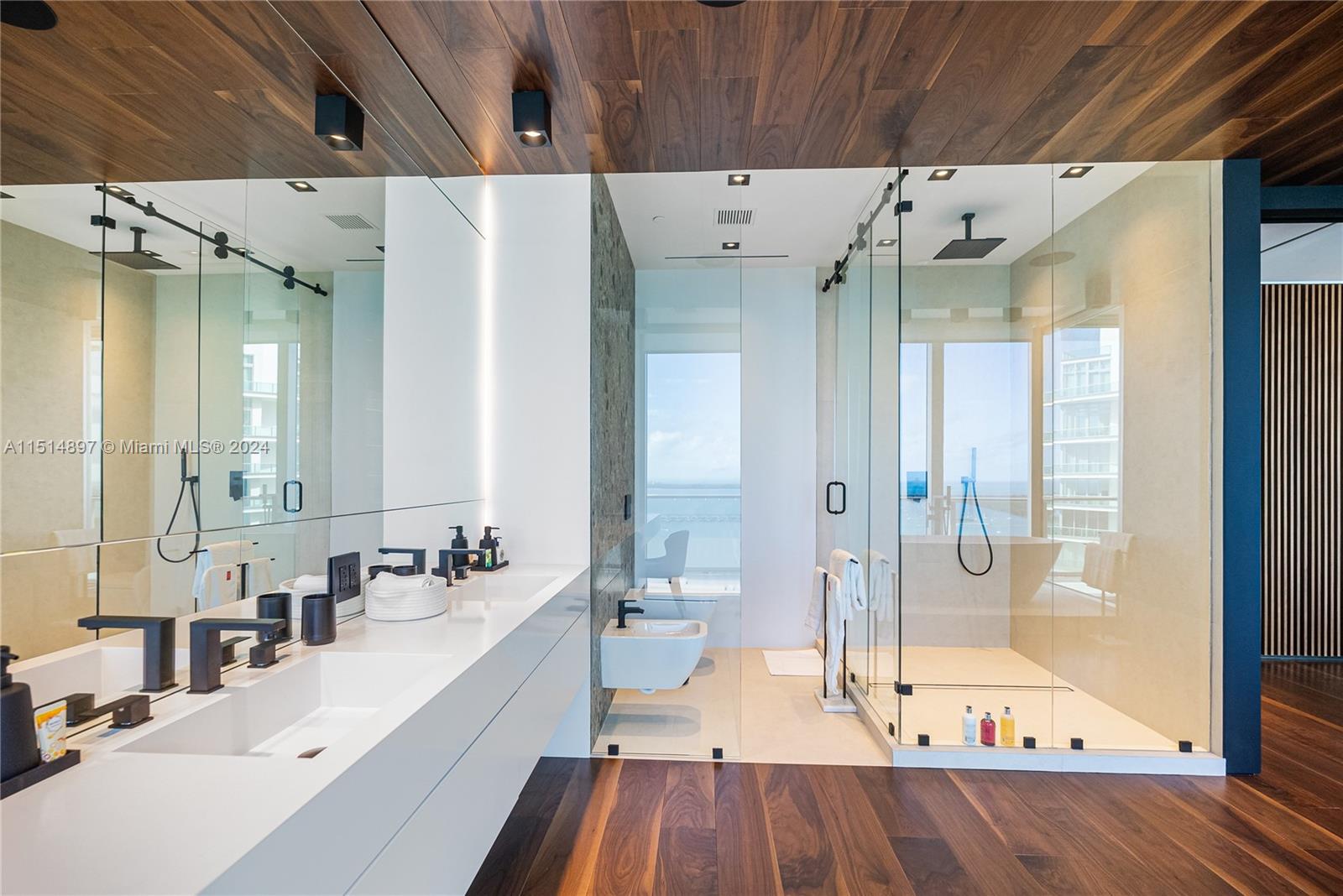 1300 Brickell Bay Dr, Miami, FL, 33131 United States, 5 Bedrooms Bedrooms, ,6 BathroomsBathrooms,Residential,For Sale,Brickell Bay Dr,A11514897