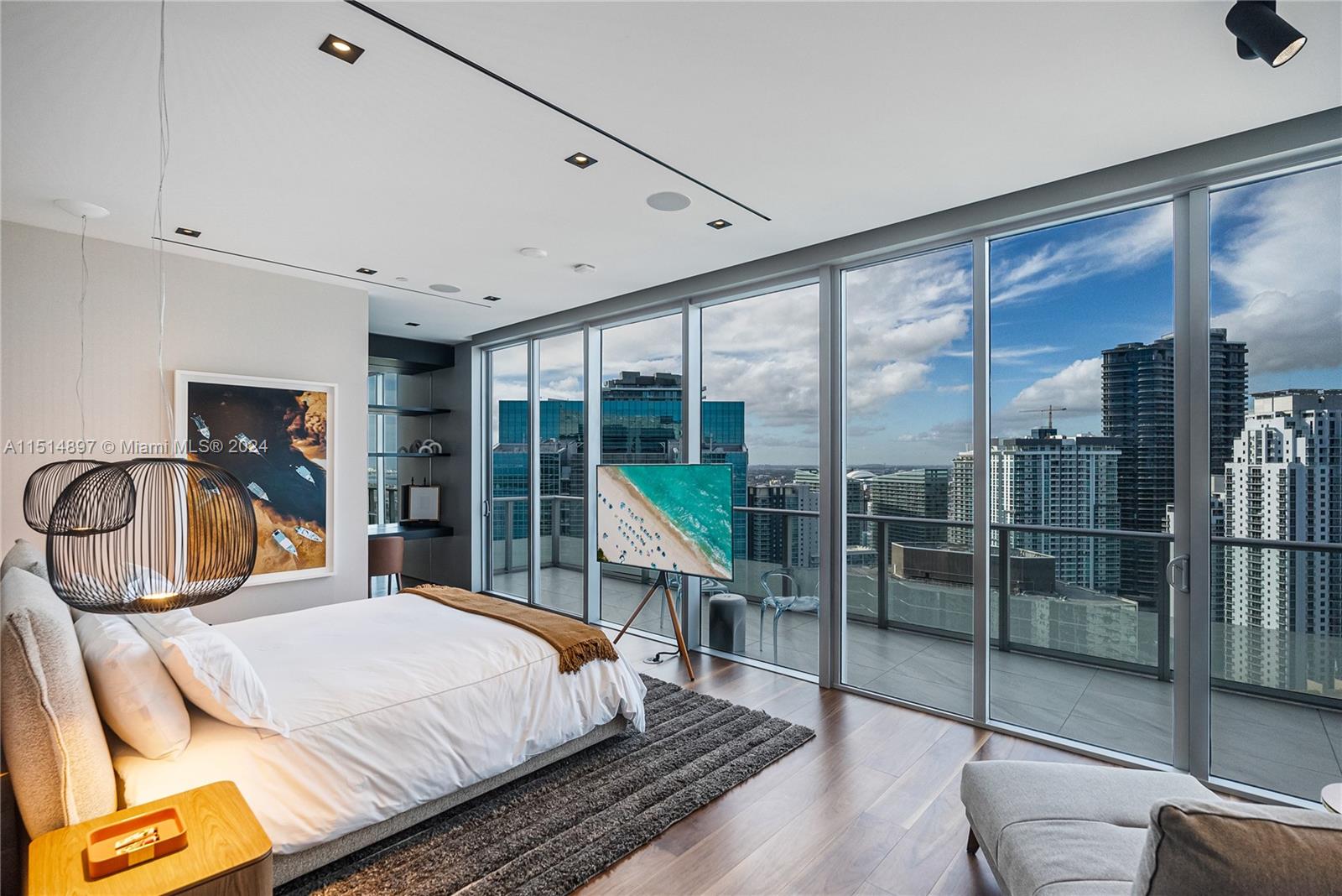 1300 Brickell Bay Dr, Miami, FL, 33131 United States, 5 Bedrooms Bedrooms, ,6 BathroomsBathrooms,Residential,For Sale,Brickell Bay Dr,A11514897