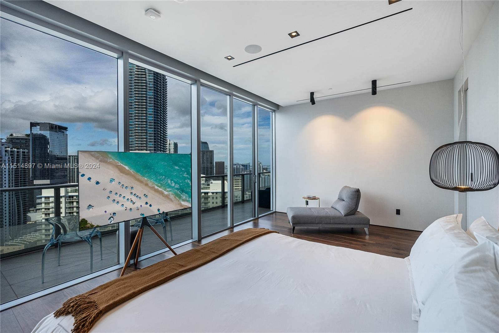 1300 Brickell Bay Dr, Miami, FL, 33131 United States, 5 Bedrooms Bedrooms, ,6 BathroomsBathrooms,Residential,For Sale,Brickell Bay Dr,A11514897