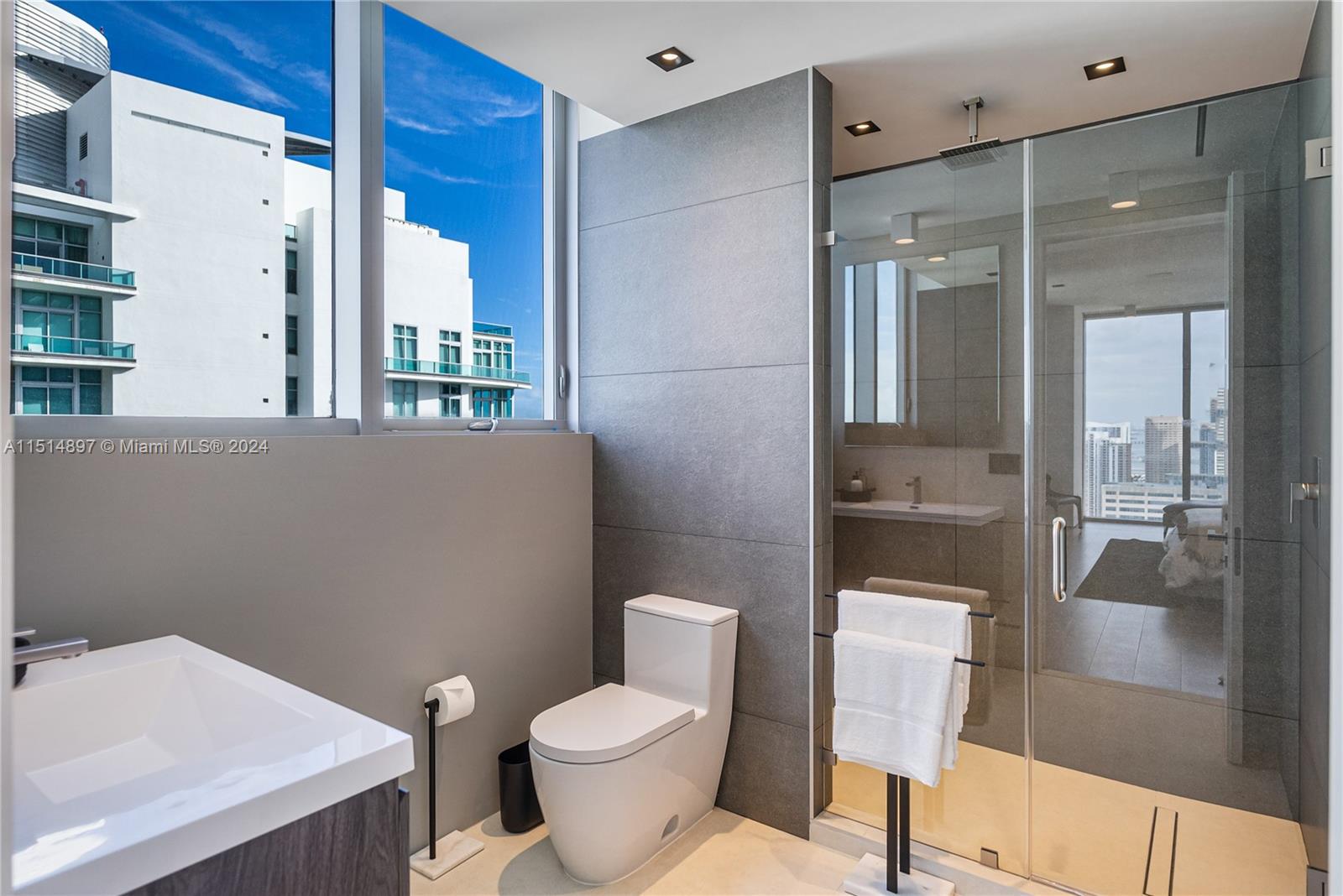 1300 Brickell Bay Dr, Miami, FL, 33131 United States, 5 Bedrooms Bedrooms, ,6 BathroomsBathrooms,Residential,For Sale,Brickell Bay Dr,A11514897