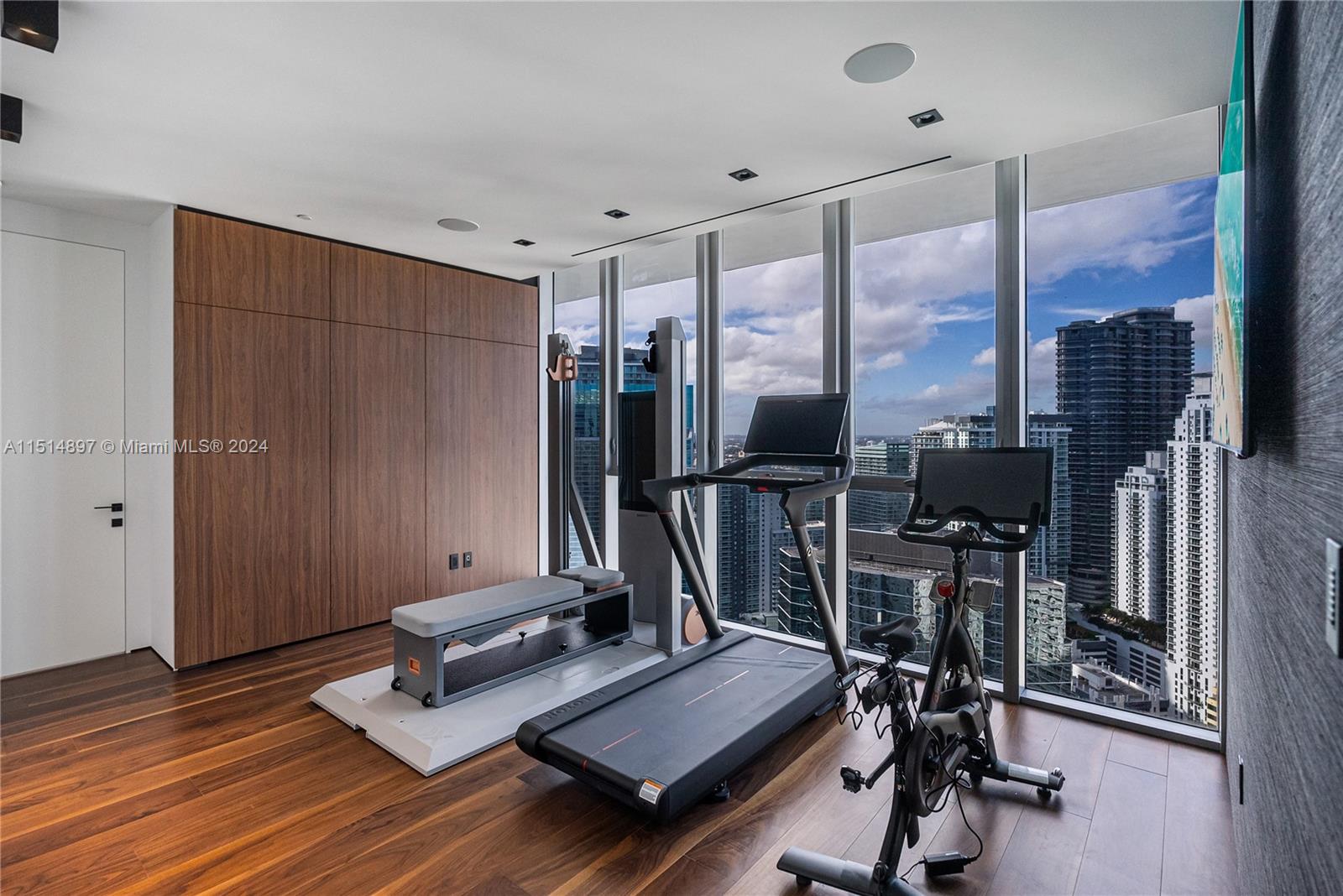 1300 Brickell Bay Dr, Miami, FL, 33131 United States, 5 Bedrooms Bedrooms, ,6 BathroomsBathrooms,Residential,For Sale,Brickell Bay Dr,A11514897