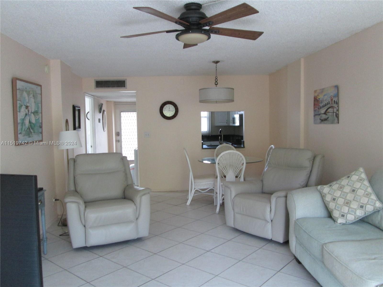 107 Royal Park Dr, Oakland Park, FL, 33309 United States, 2 Bedrooms Bedrooms, ,2 BathroomsBathrooms,Residential,For Sale,Royal Park Dr,A11519742