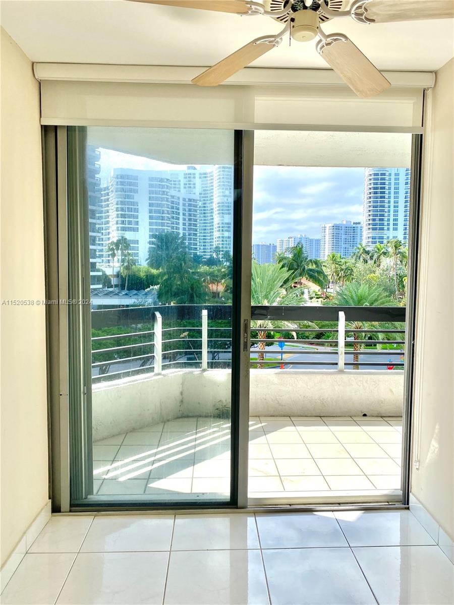 19195 36th Ct, Aventura, FL, 33180 United States, 2 Bedrooms Bedrooms, ,2 BathroomsBathrooms,Residential,For Sale,36th Ct,A11520538