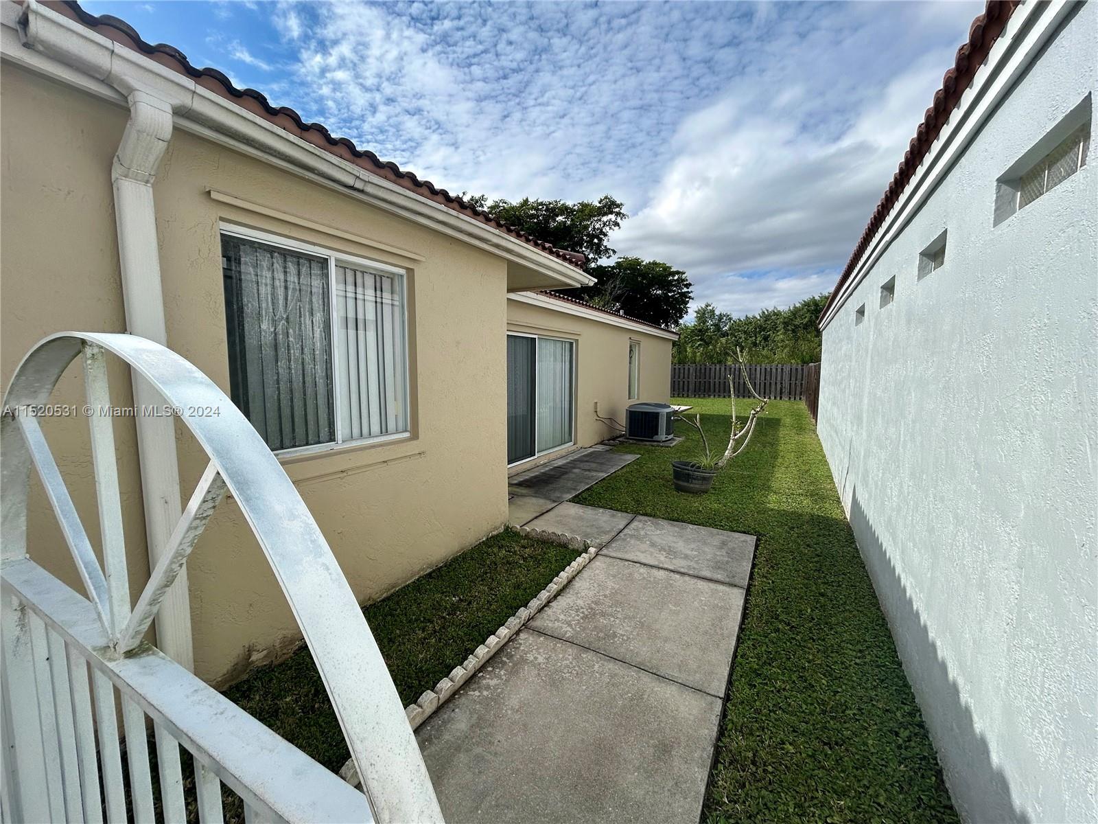 17042 142nd Pl, Miami, FL, 33177 United States, 3 Bedrooms Bedrooms, ,2 BathroomsBathrooms,Residential,For Sale,142nd Pl,A11520531