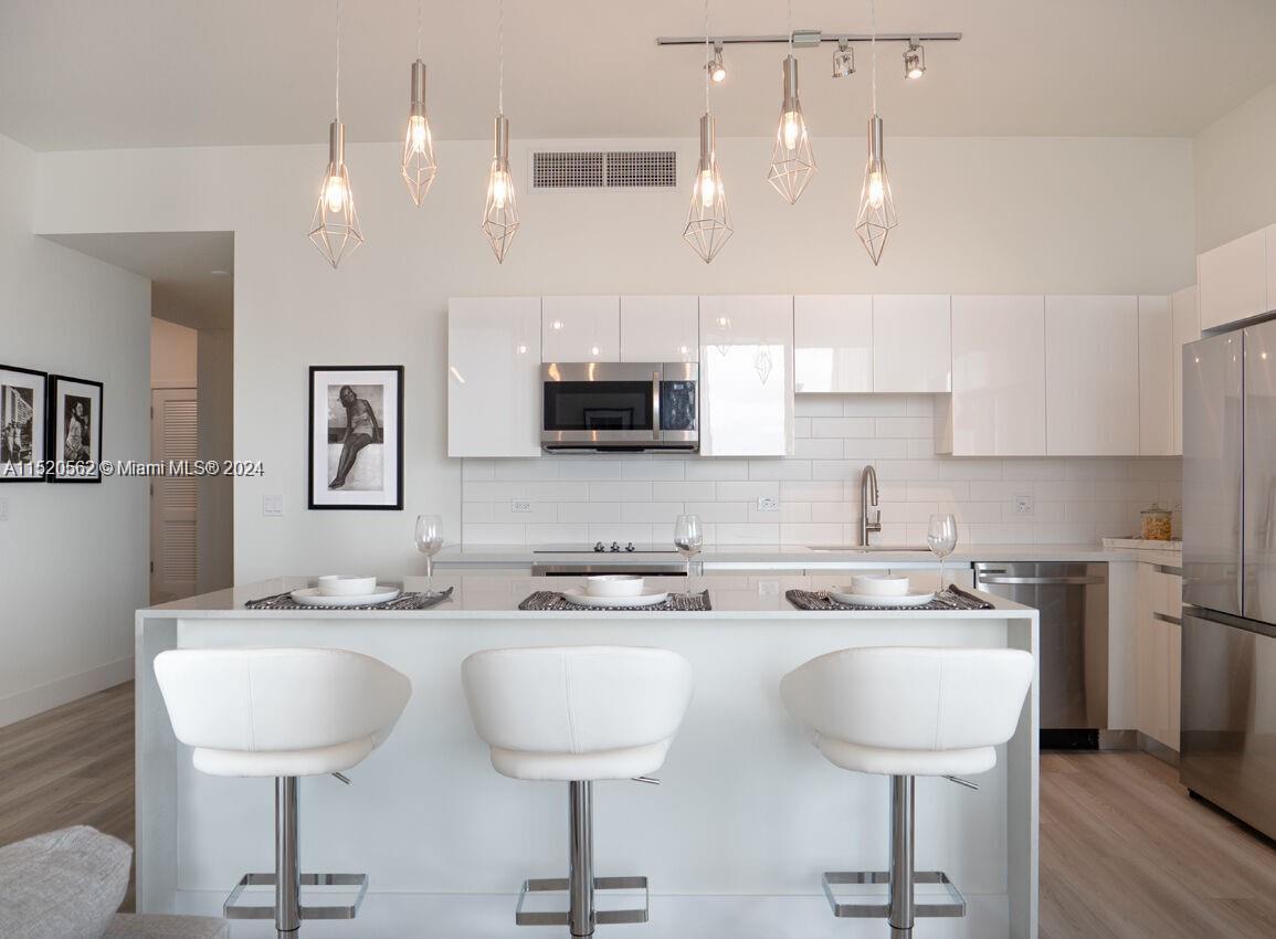 101 Diplomat Pkwy B2B, Hallandale Beach, Florida 33009, 2 Bedrooms Bedrooms, ,2 BathroomsBathrooms,Residentiallease,For Rent,101 Diplomat Pkwy B2B,A11520562