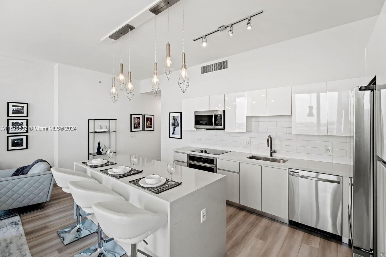 101 Diplomat Pkwy B2B, Hallandale Beach, Florida 33009, 2 Bedrooms Bedrooms, ,2 BathroomsBathrooms,Residentiallease,For Rent,101 Diplomat Pkwy B2B,A11520562