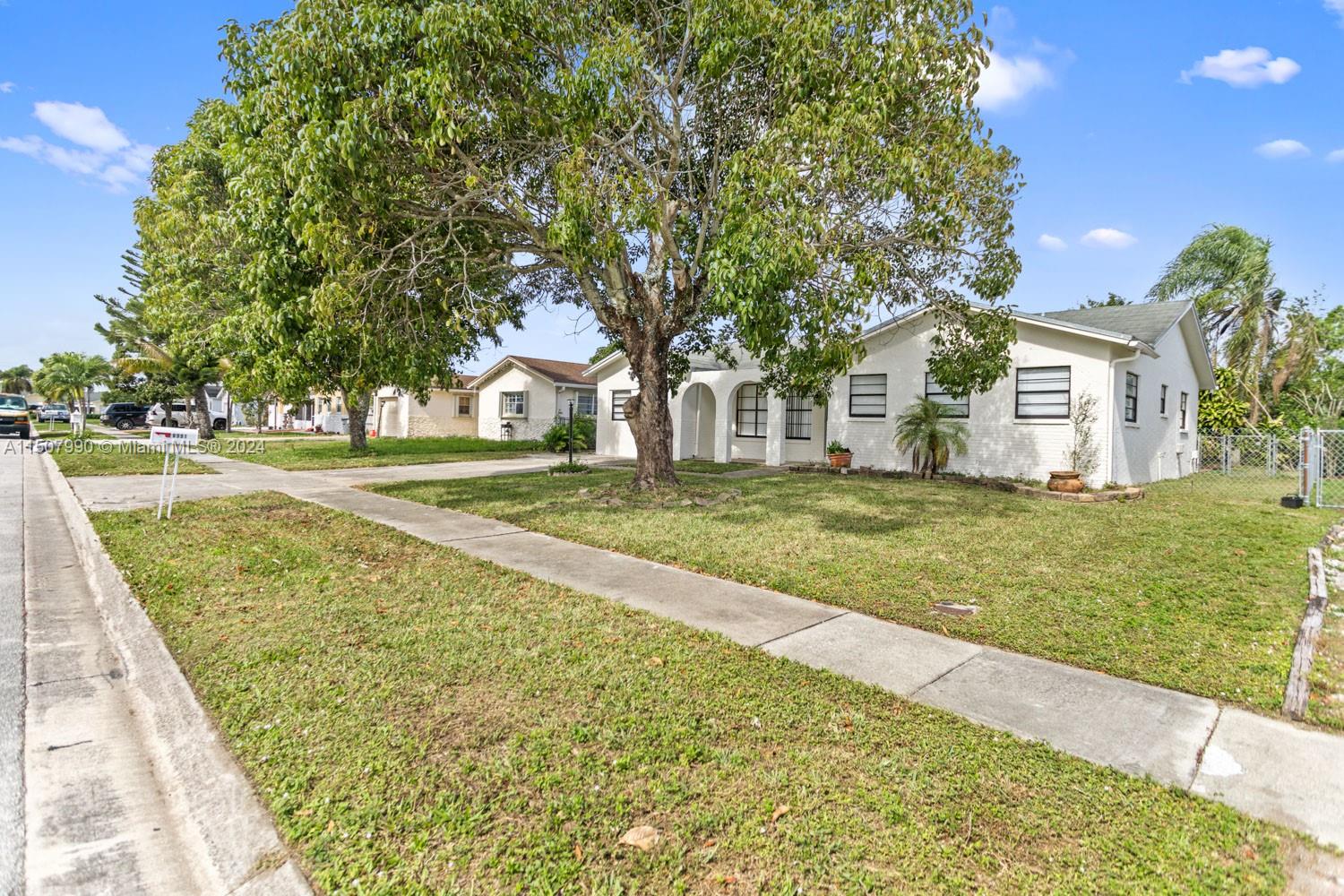 8991 7th St, Boca Raton, FL, 33433 United States, 3 Bedrooms Bedrooms, ,2 BathroomsBathrooms,Residential,For Sale,7th St,A11507990