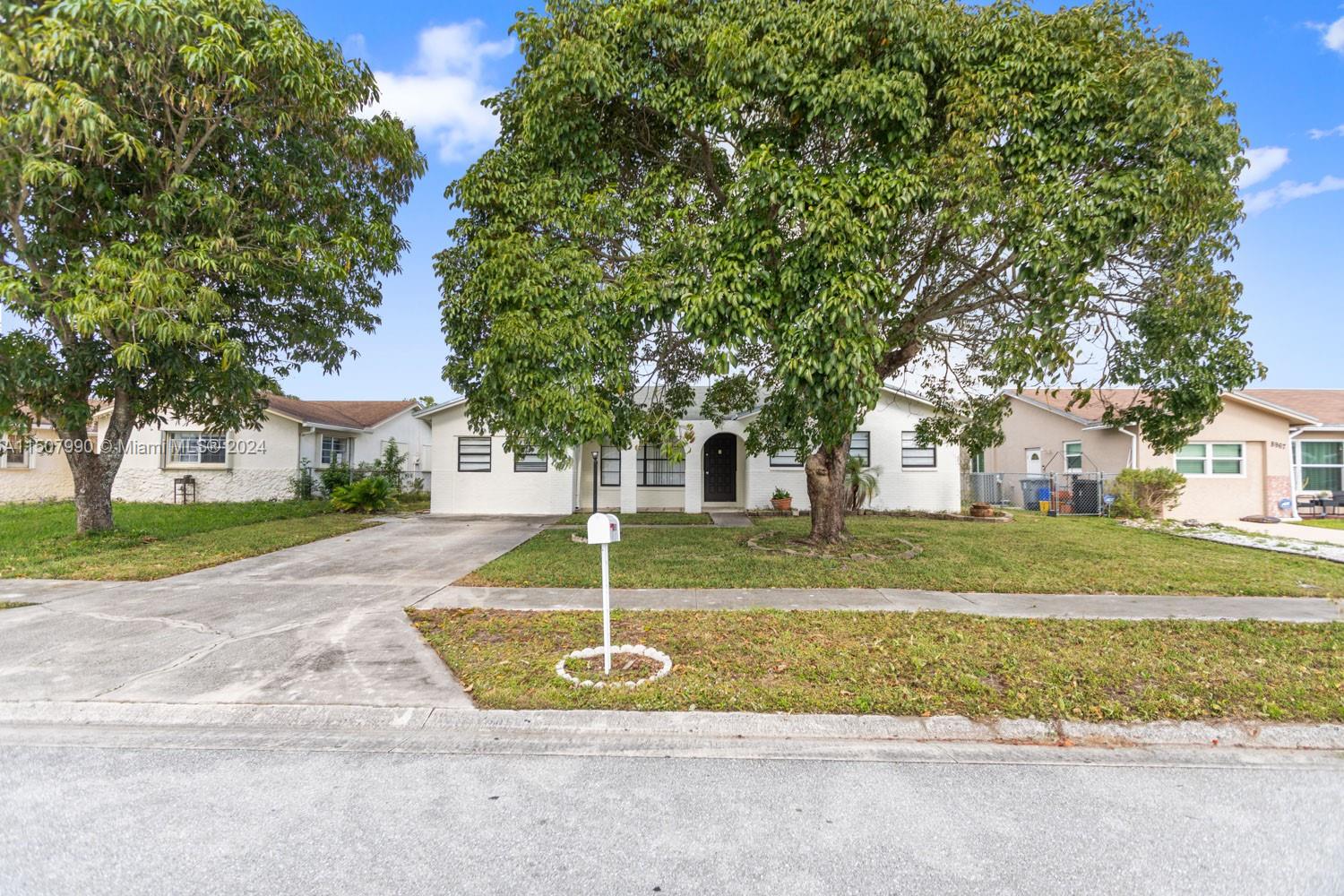 8991 7th St, Boca Raton, FL, 33433 United States, 3 Bedrooms Bedrooms, ,2 BathroomsBathrooms,Residential,For Sale,7th St,A11507990